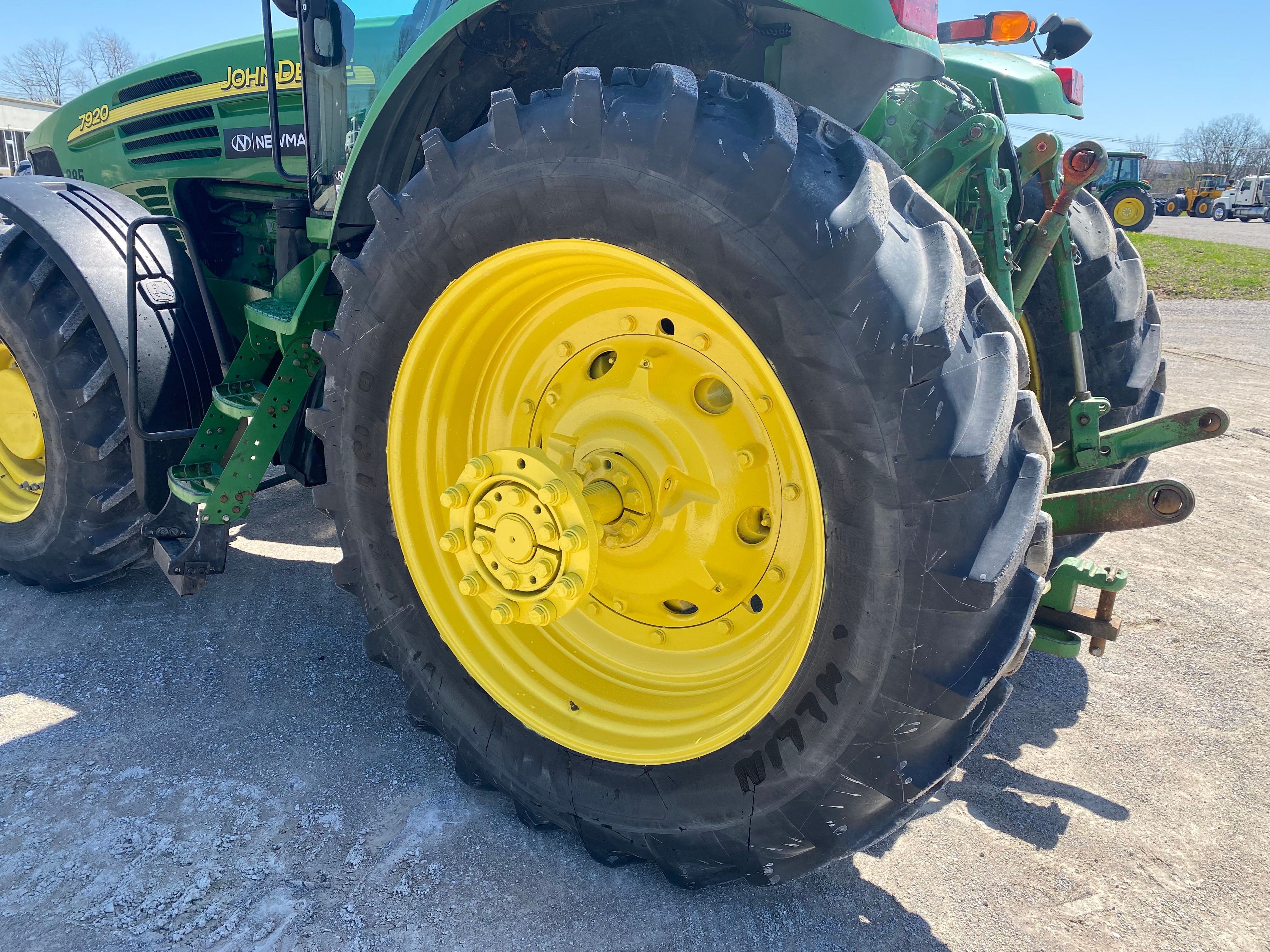 2006 JOHN DEERE 7920 Photo 9 Thumbnail