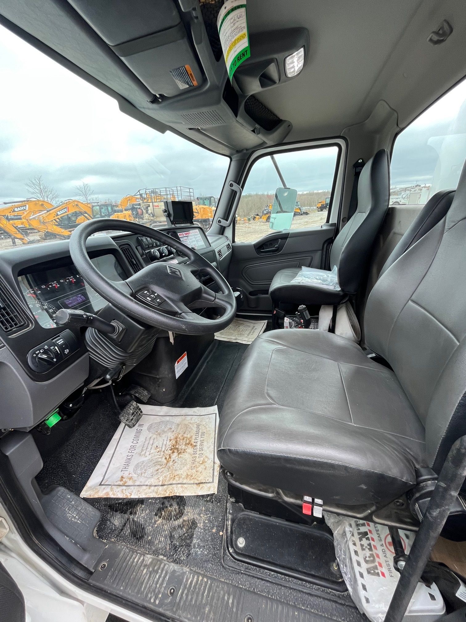 2024 INTERNATIONAL HV607 Photo 7 Thumbnail