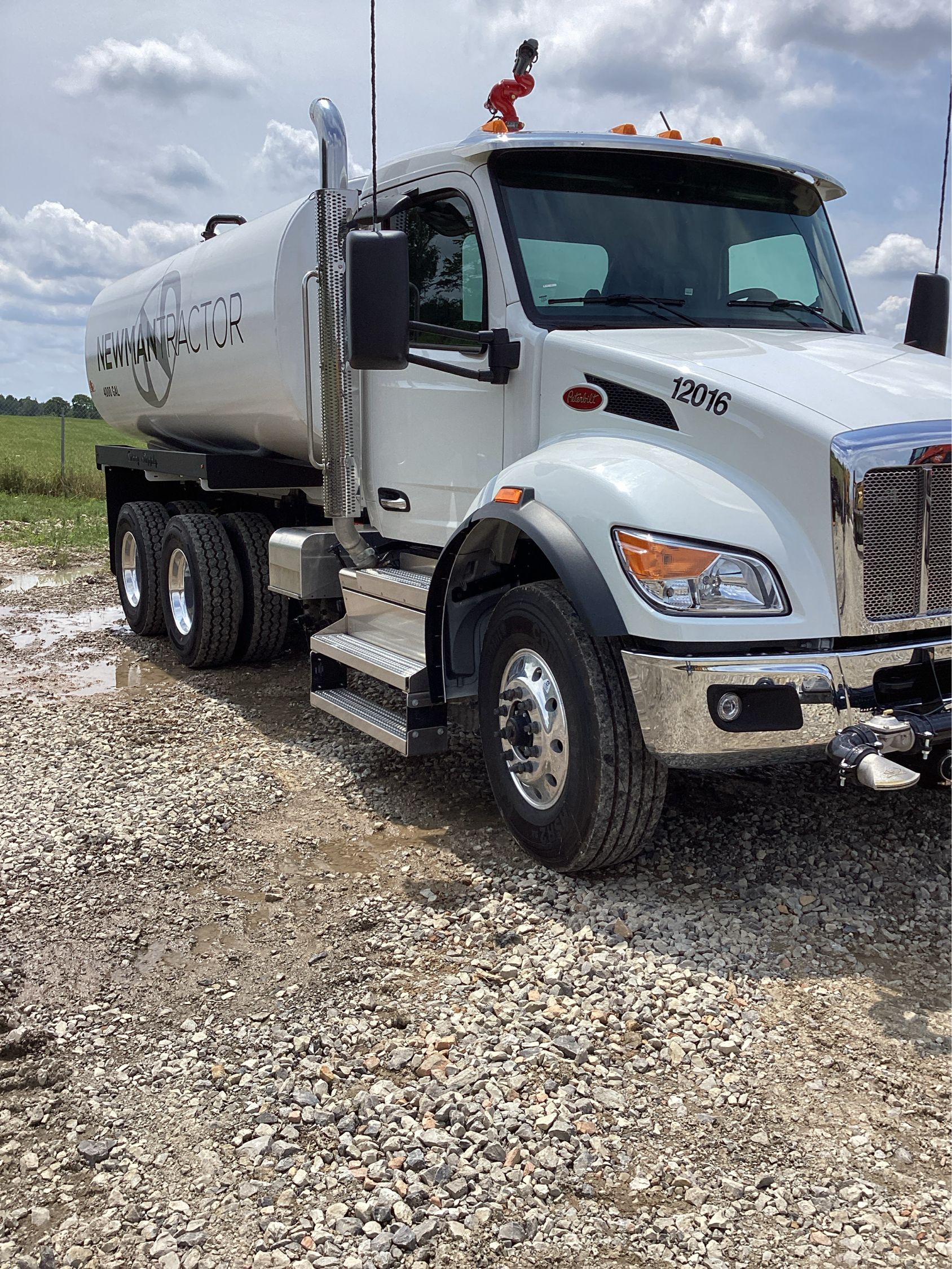 2025 PETERBILT 548 WATER Photo 3 Thumbnail