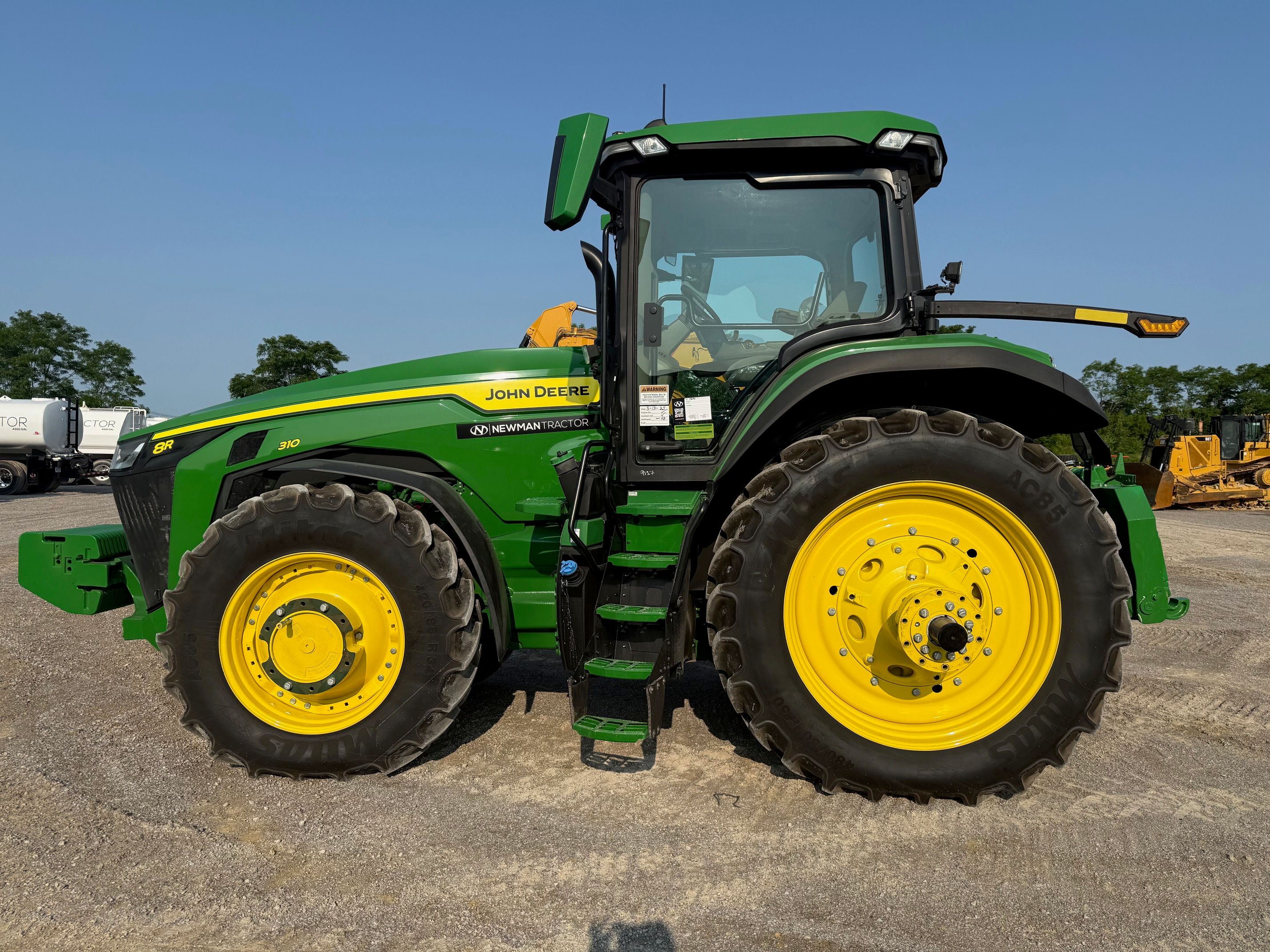2023 JOHN DEERE 8R 310 Photo 2 Thumbnail