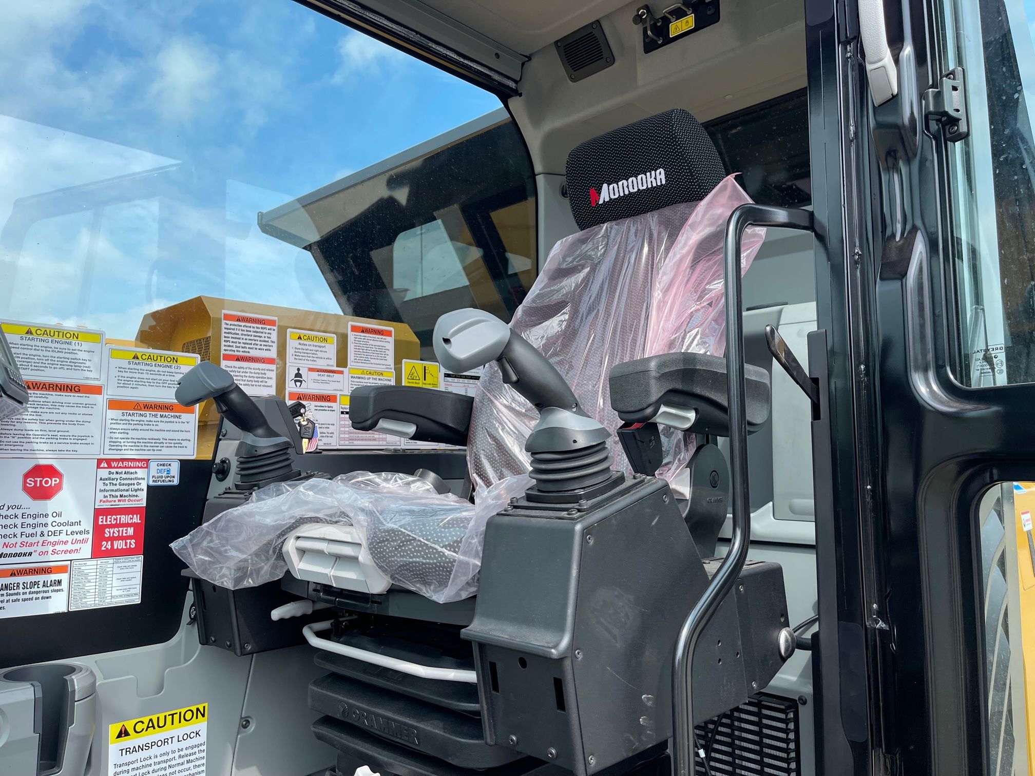 2023 MOROOKA MST 2200VDR Photo 5 Thumbnail