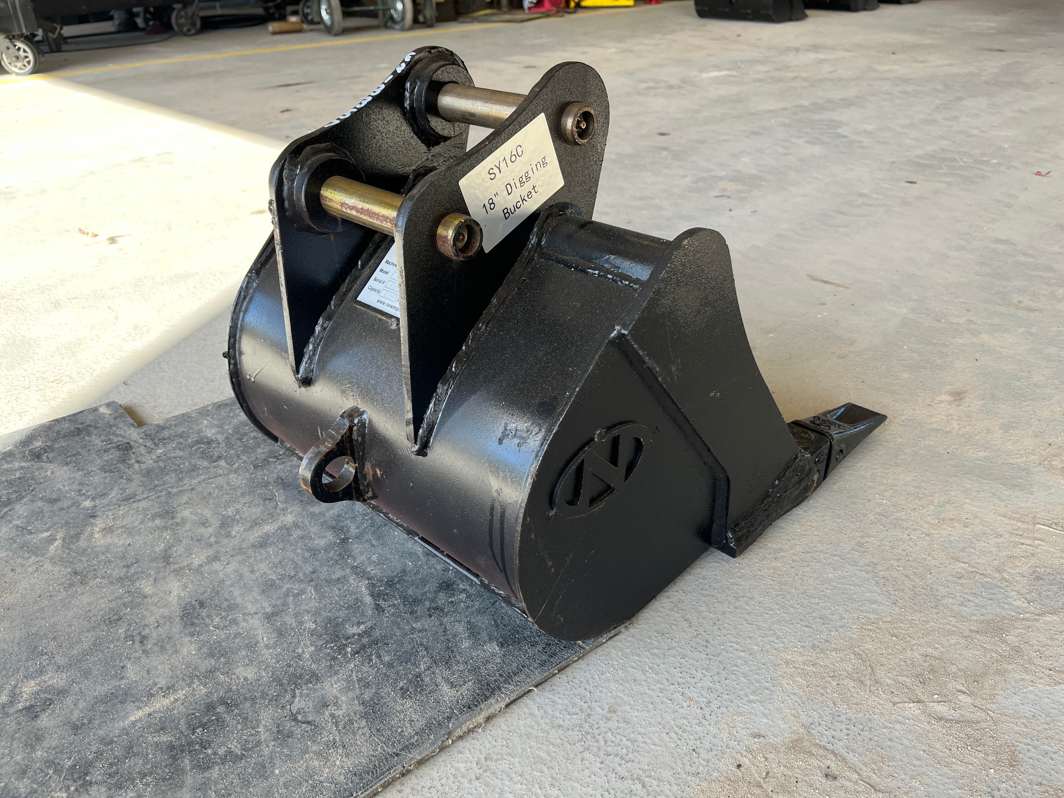 18" BUCKET FOR SY16C Photo 3 Thumbnail