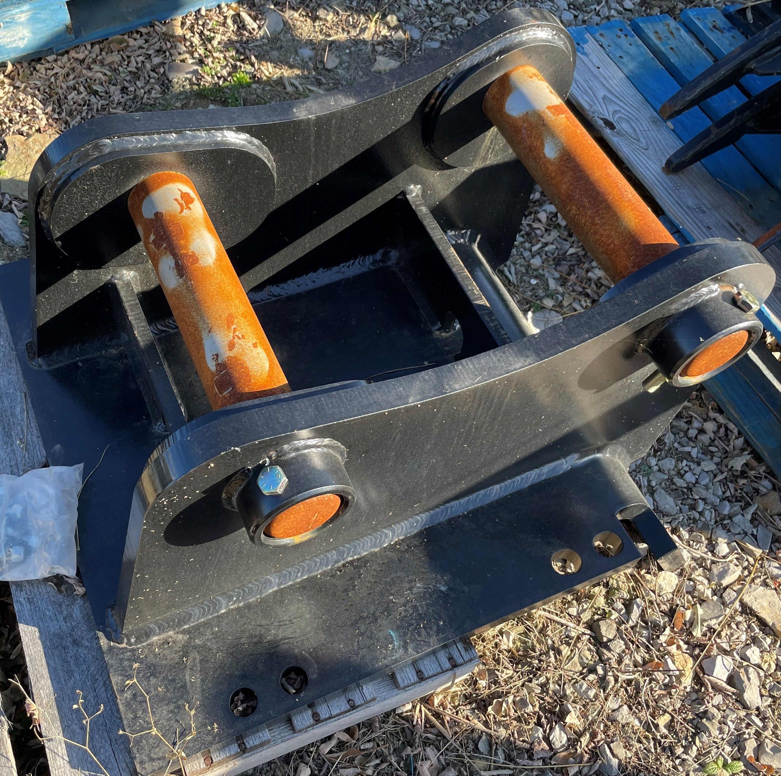 ALLU PADDING BUCKET MOUNT BRACKET FOR SY225 Photo 1 Thumbnail