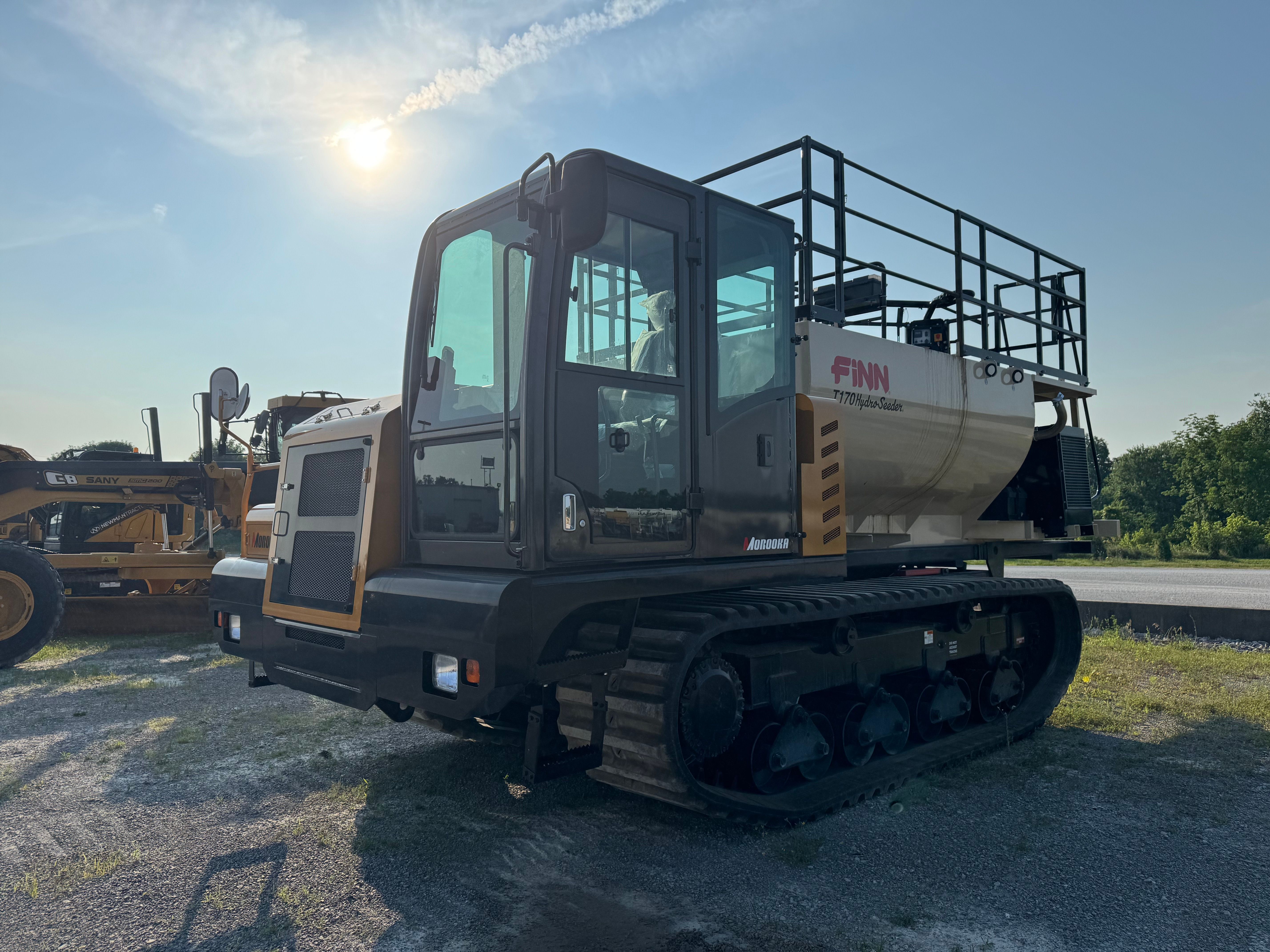 2024 MOROOKA MST 2200VD Photo 2 Thumbnail