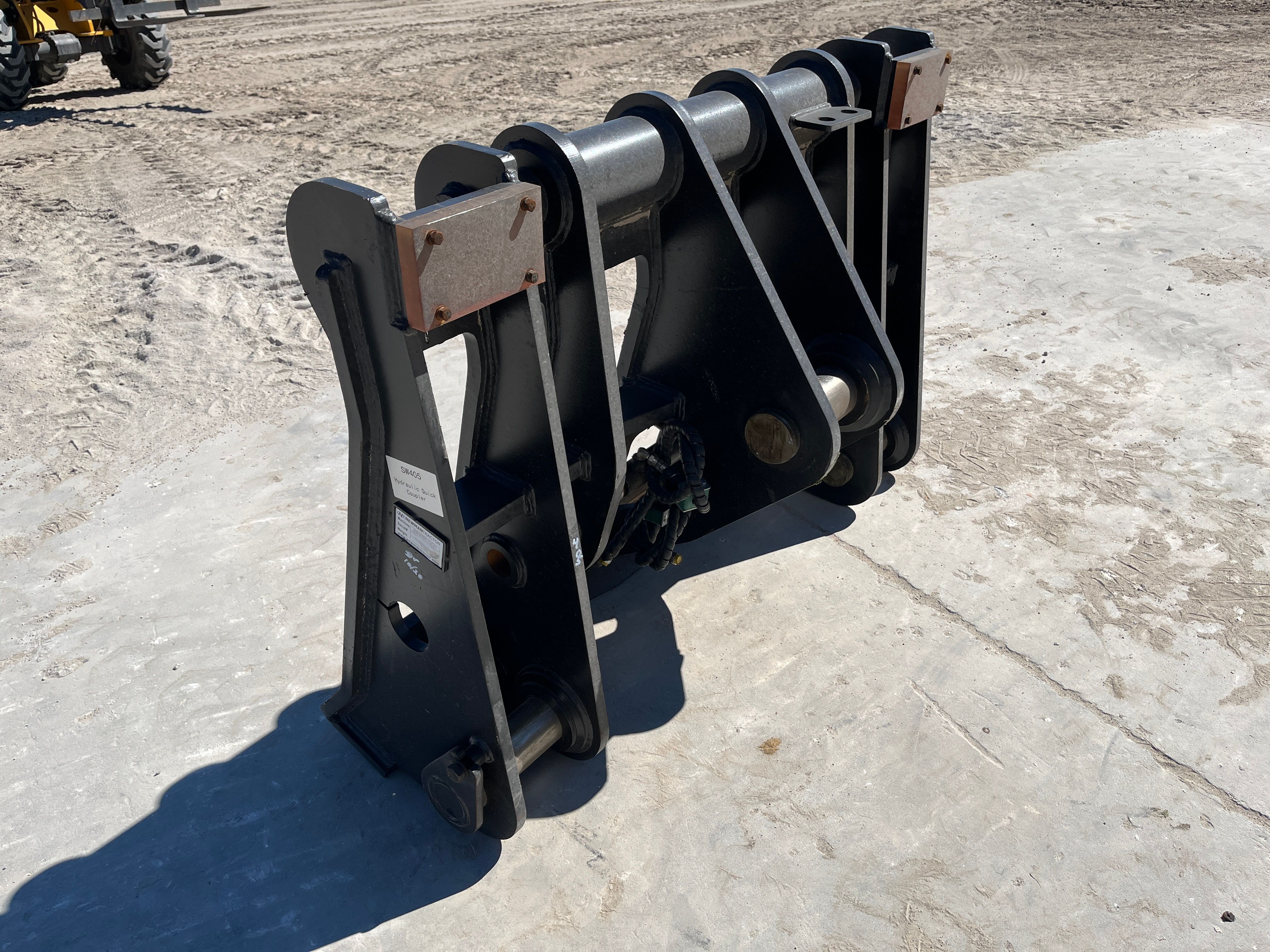 QCH HYDRAULIC QUICK COUPLER FOR SW405K Photo 1 Thumbnail