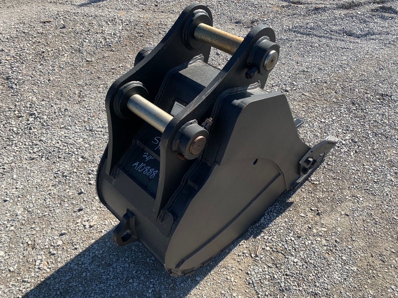 24" BUCKET FOR SY135C Photo 2 Thumbnail