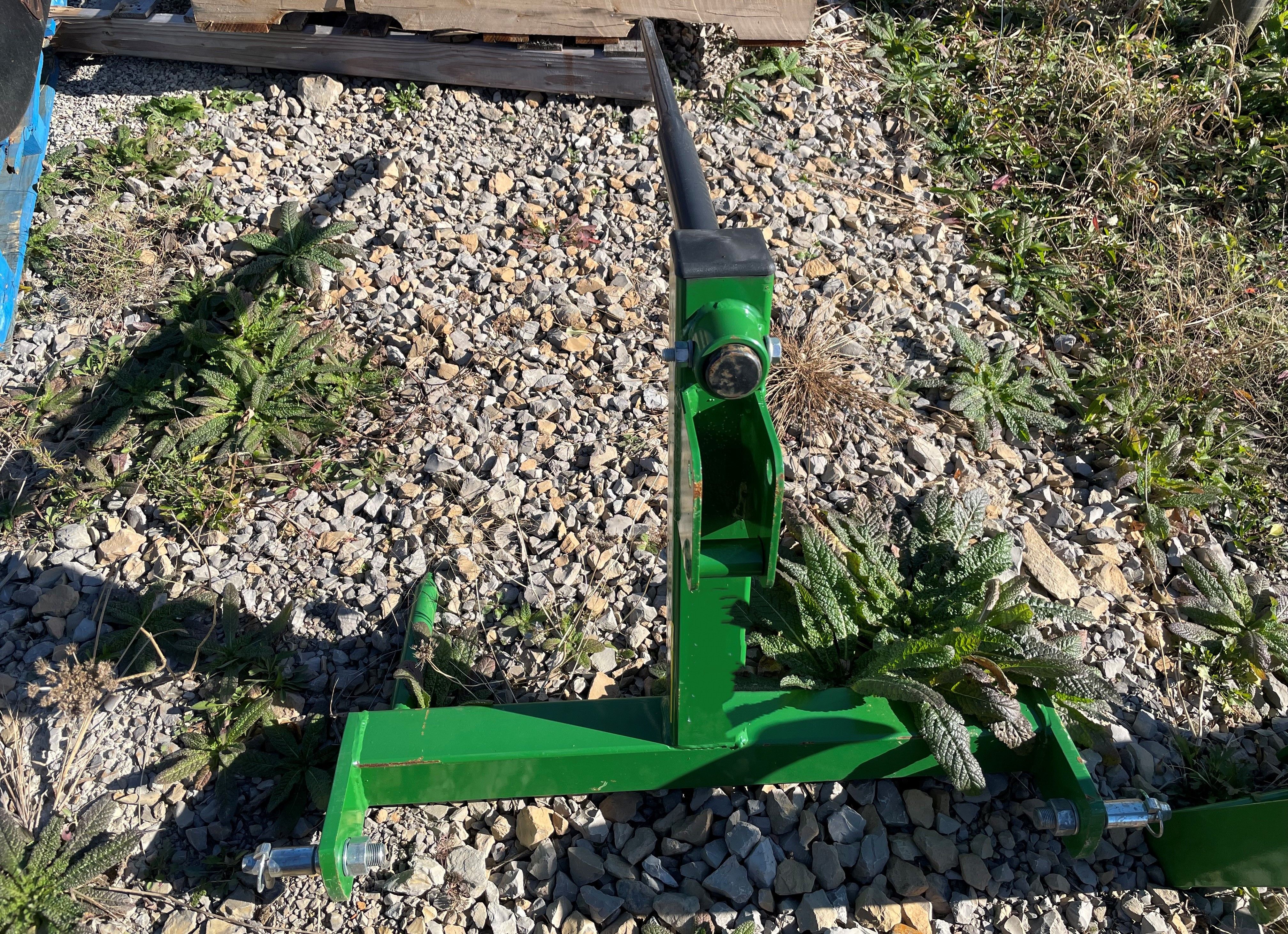 FRONTIER HS2001 3-POINT TINE BALE SPEAR for rear Photo 1 Thumbnail