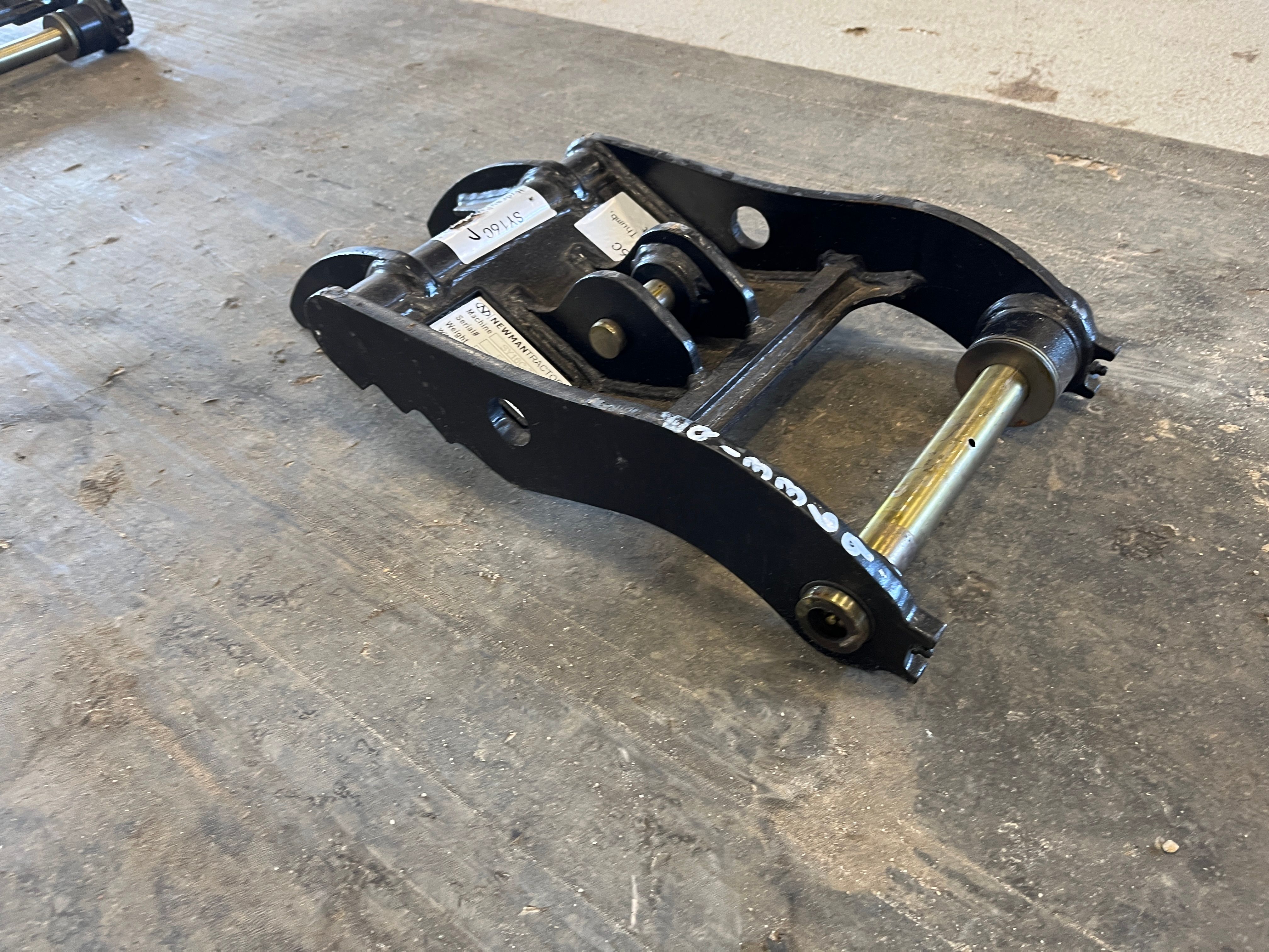 THS THUMB SHORT FOR SY16C (NO QUICK COUPLER) Photo 2 Thumbnail