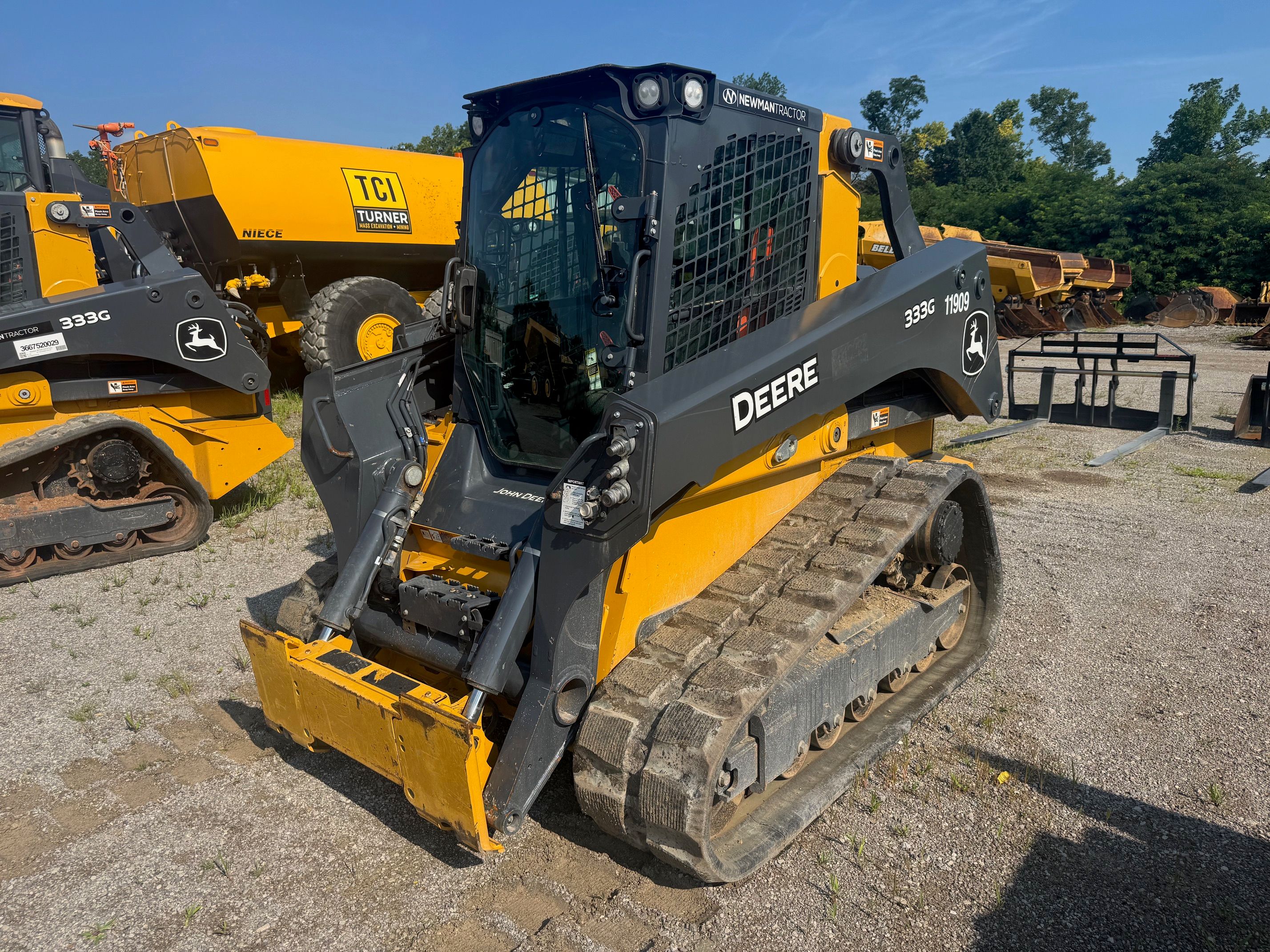 2024 JOHN DEERE 333G Photo 1 Thumbnail