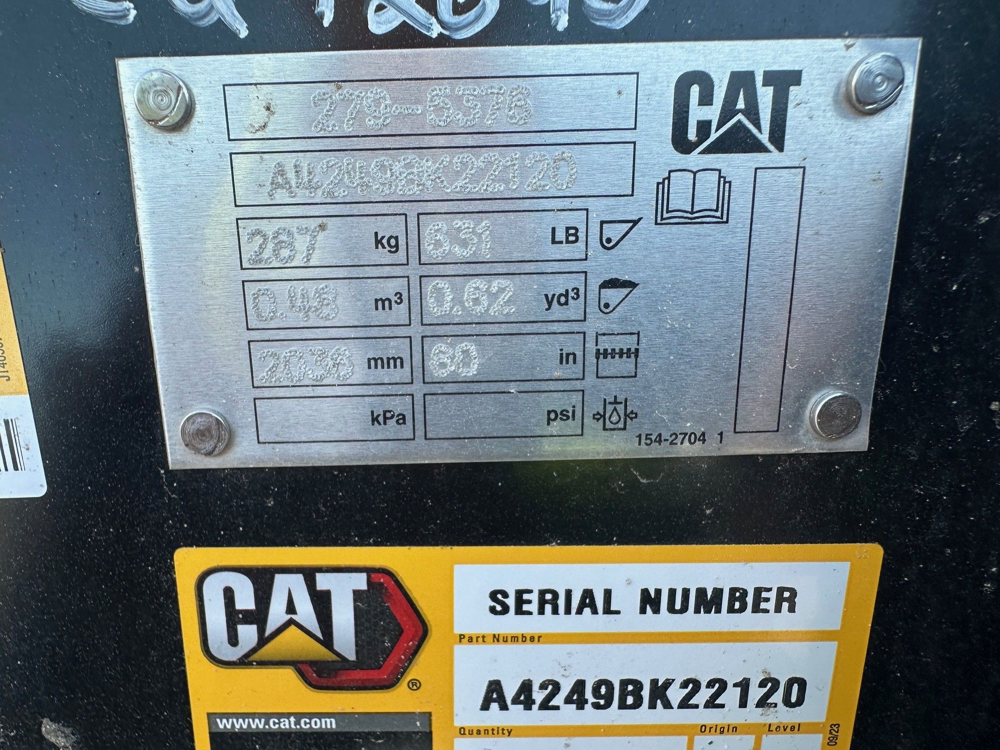 CAT 299D3 80" Skid Steer Bucket Photo 5 Thumbnail