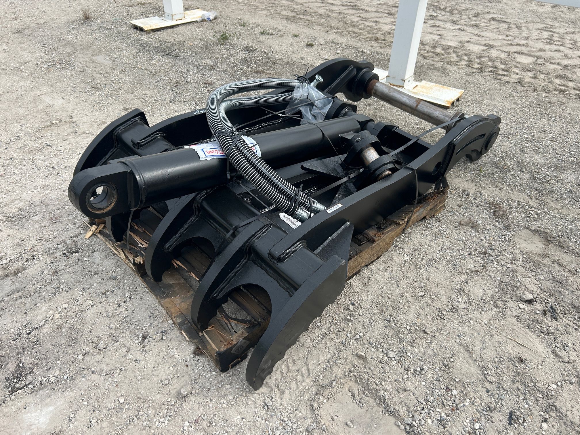 SHORT THUMB FOR SY365C Photo 2 Thumbnail