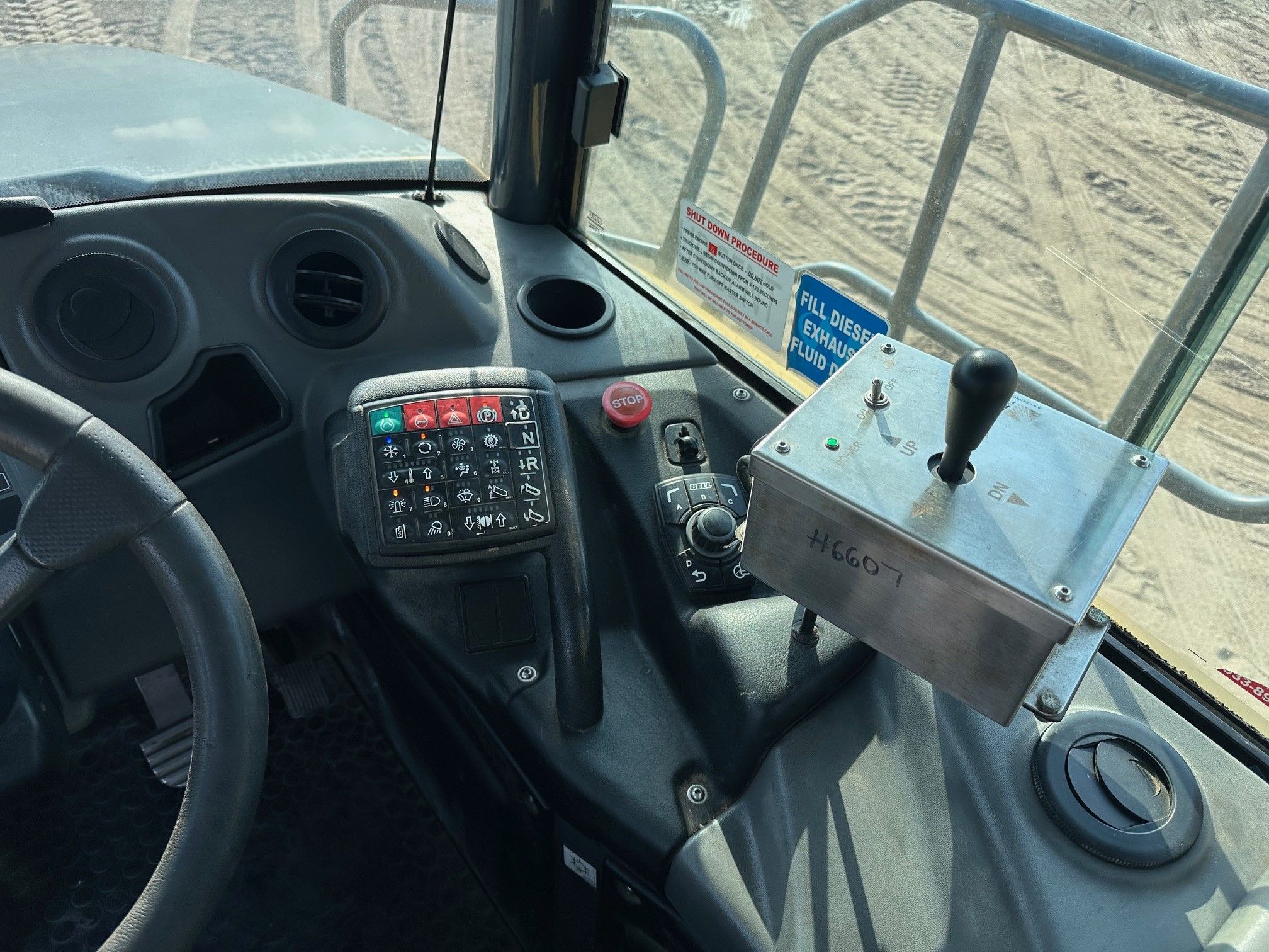 2014 BELL B30E Photo 10 Thumbnail