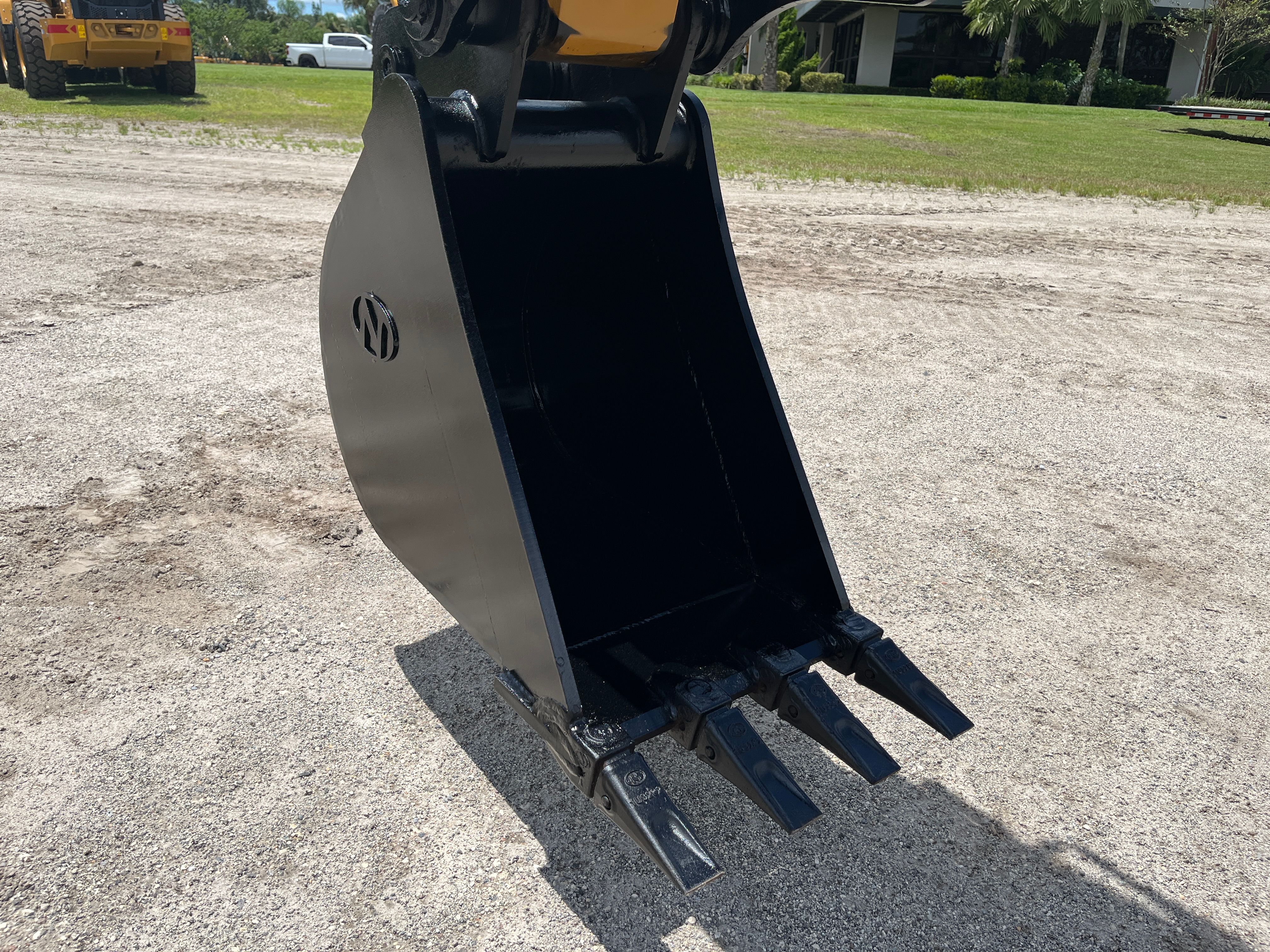 18" EXCAVATOR DIGGING BUCKET 50MM PIN Photo 4 Thumbnail