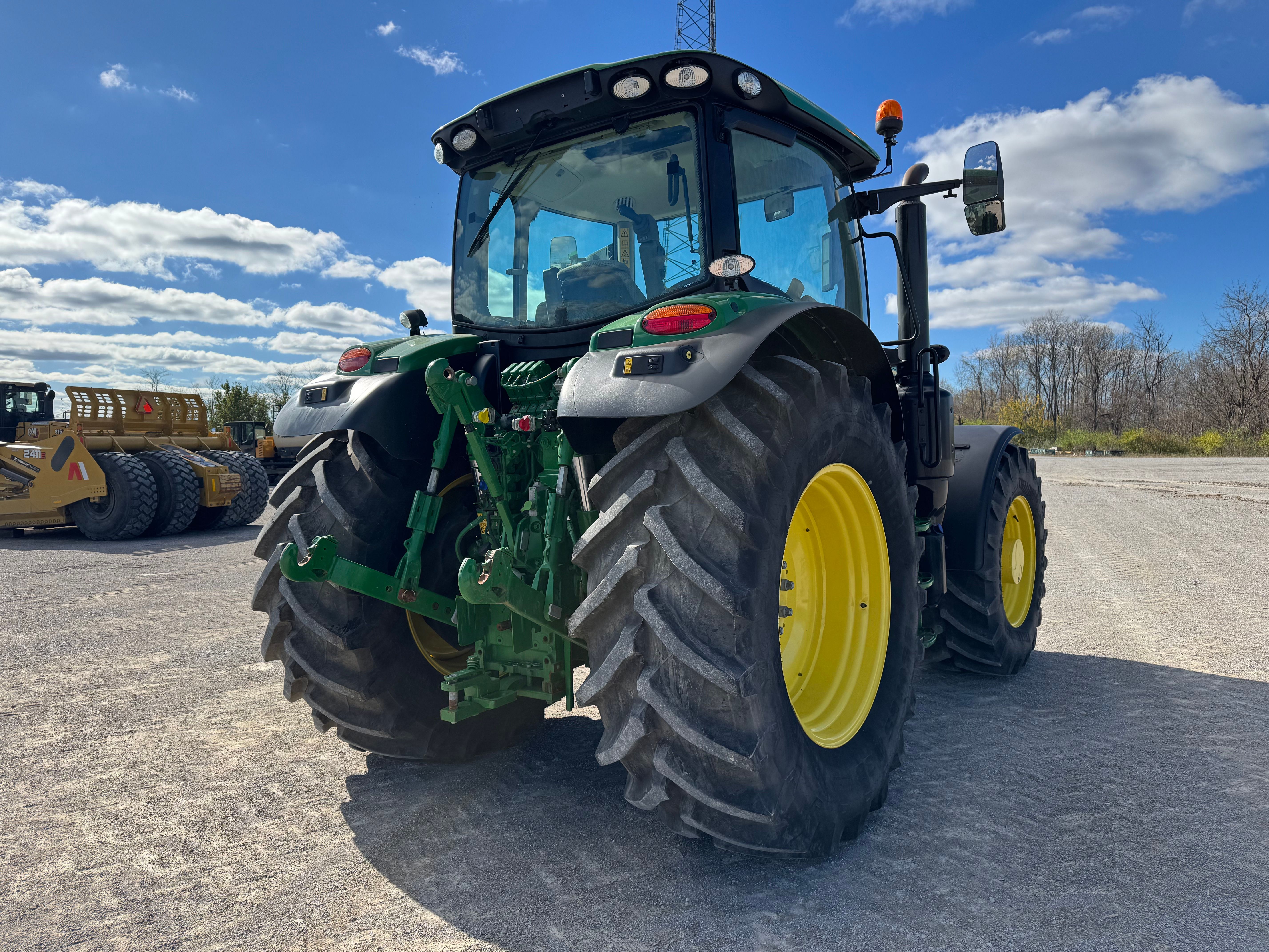 2022 JOHN DEERE 6R 155 Photo 6 Thumbnail