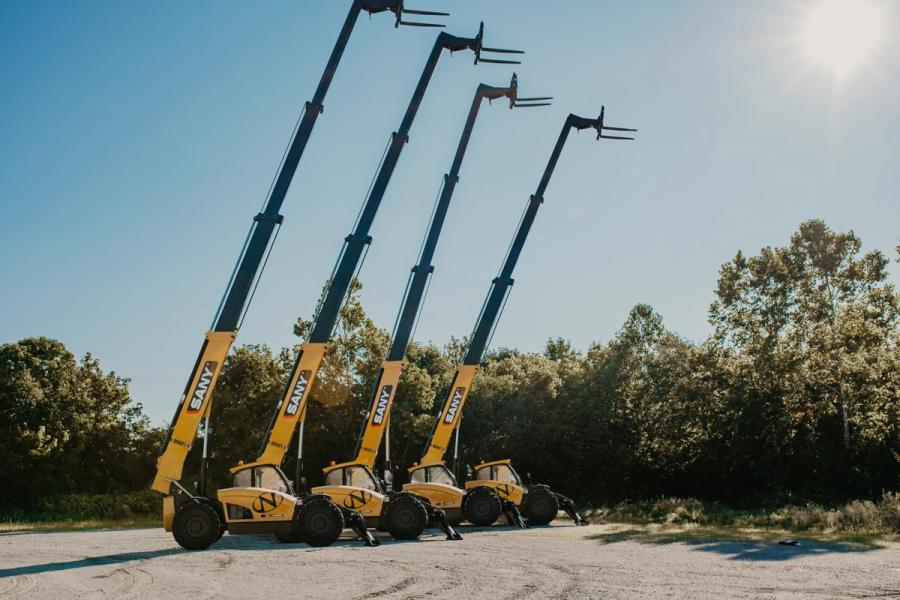 Telehandlers-lined-up
