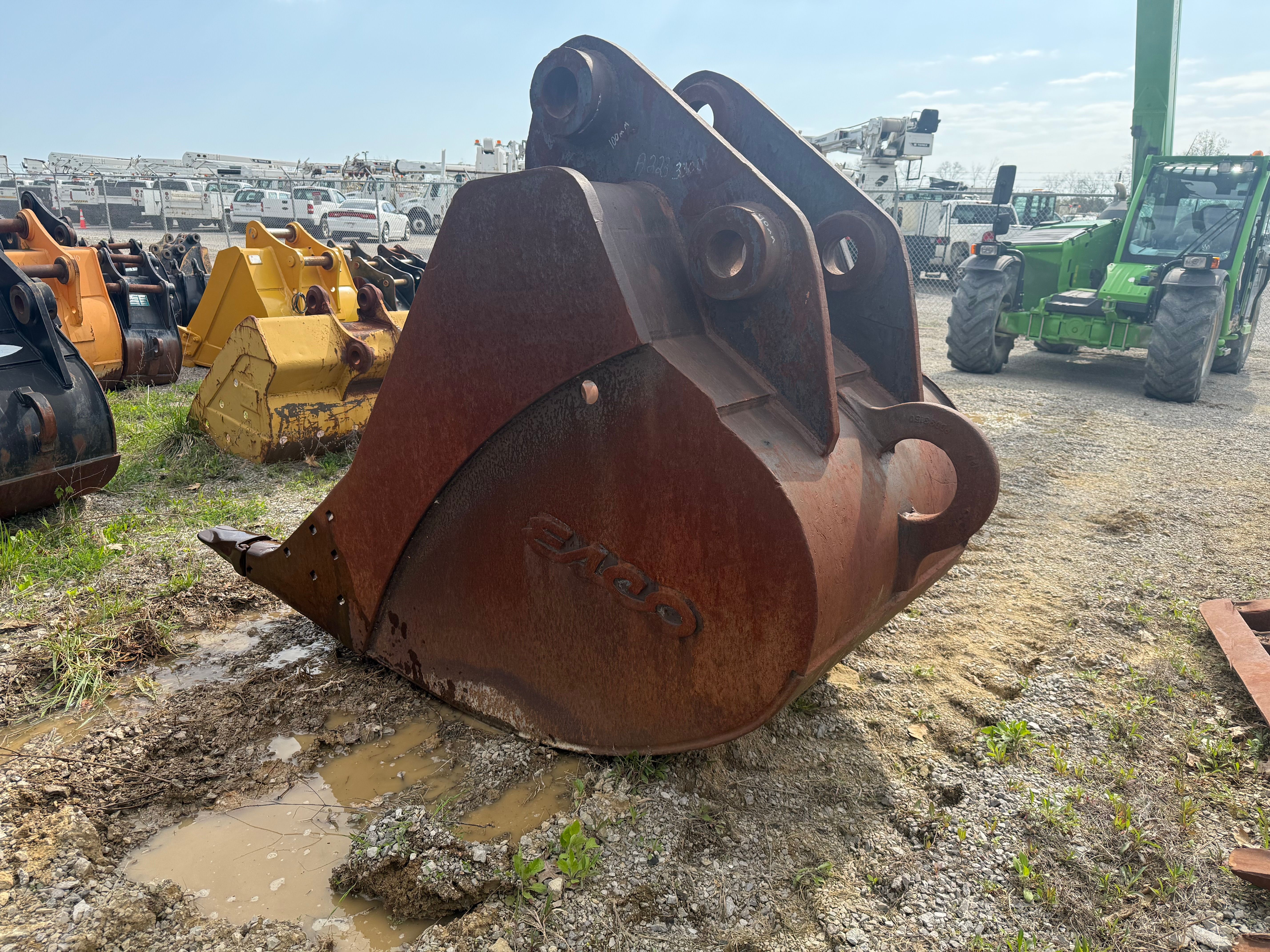 48&quot; EXCAVATOR BUCKET Photo 1 Thumbnail