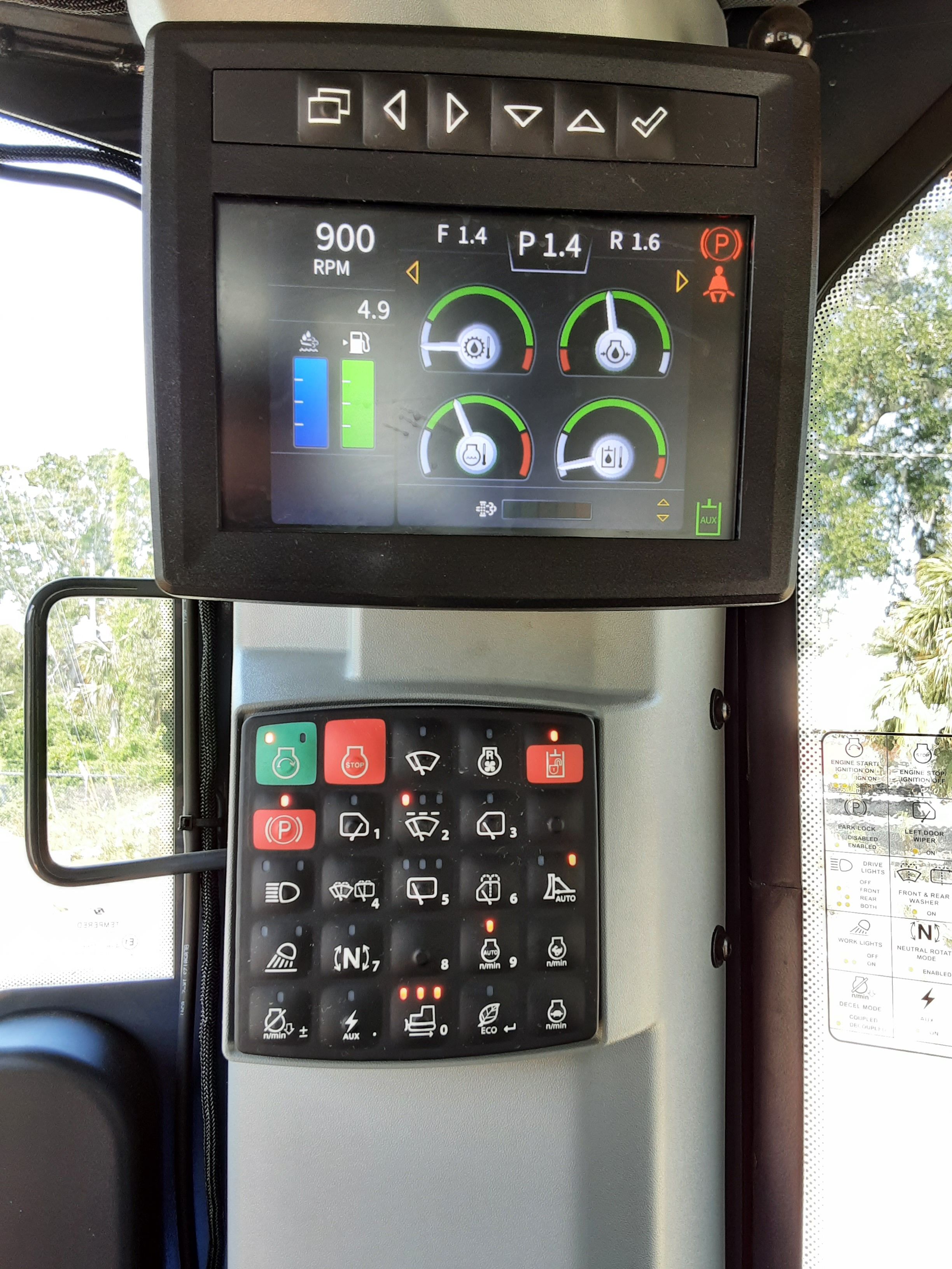 2023 JOHN DEERE 850L WLT Photo 10 Thumbnail