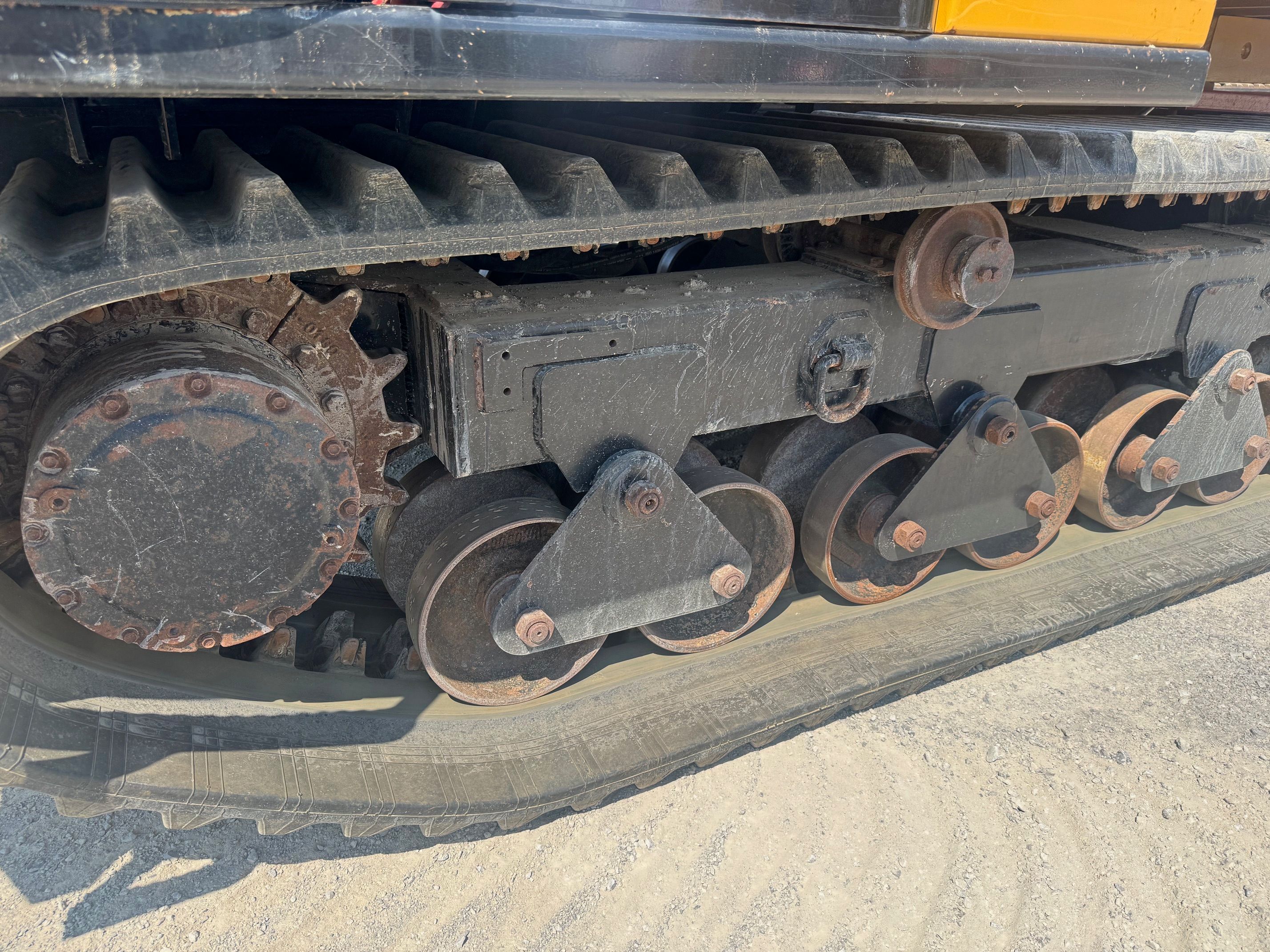 MOROOKA MST 1000VD CRAWLER CARRIER FLAT BED Photo 6 Thumbnail