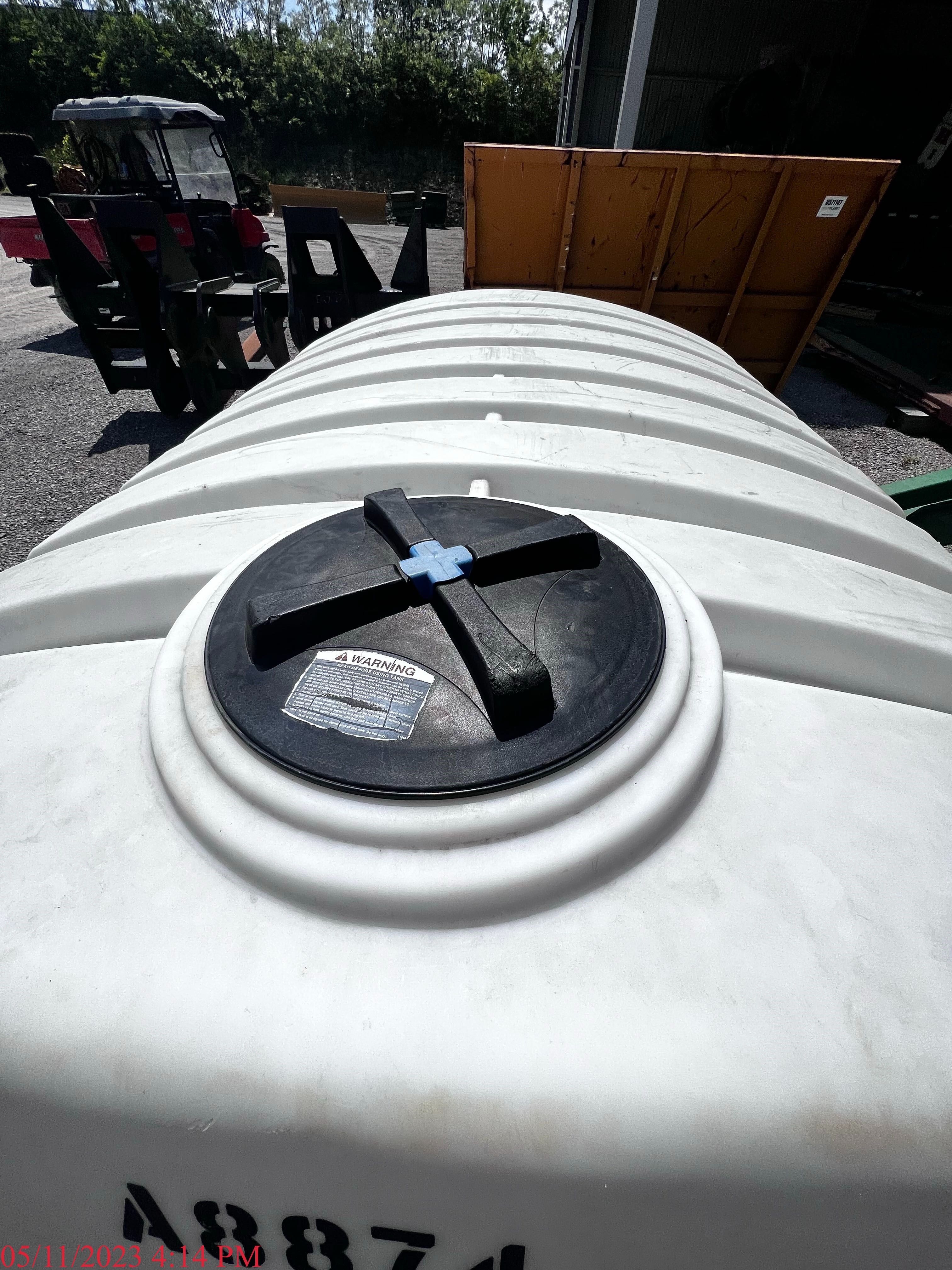 WATER HAULING TANK, 1600 GALLONS, LOW PROFILE Photo 3 Thumbnail