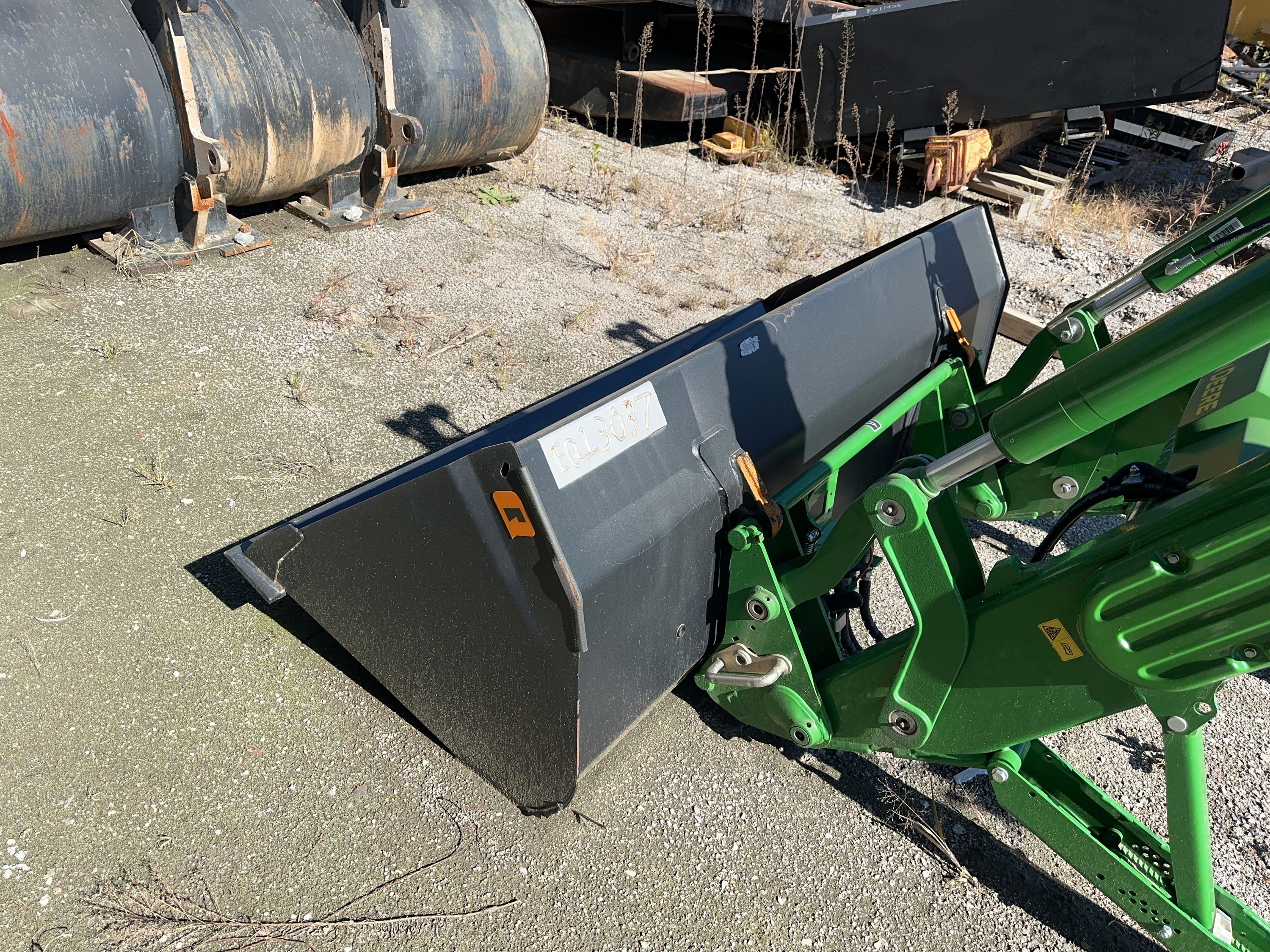 LOADER BUCKET FOR 6195M Photo 2 Thumbnail