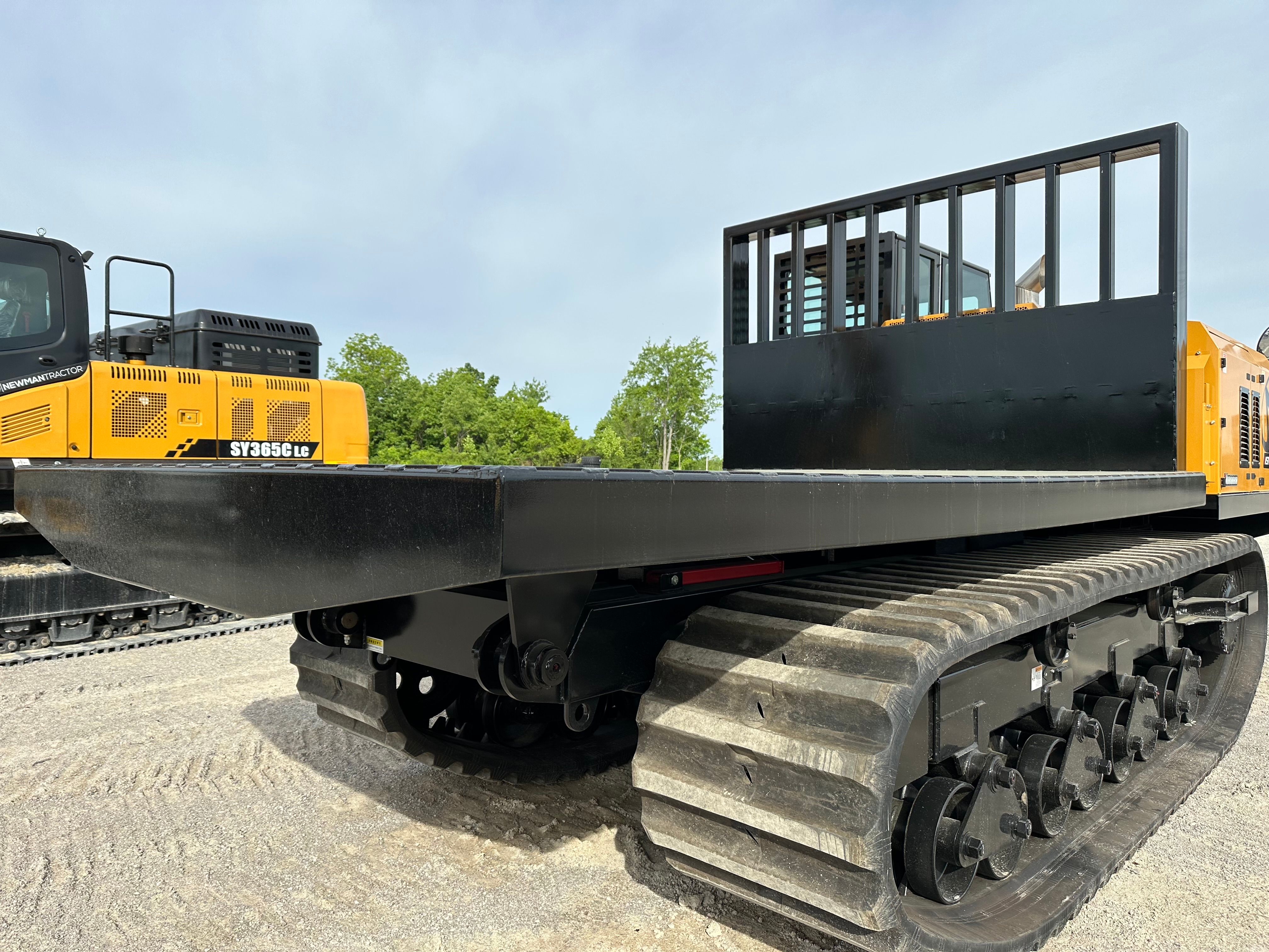 MOROOKA MST 110C CRAWLER CARRIER FLAT BED Photo 2 Thumbnail