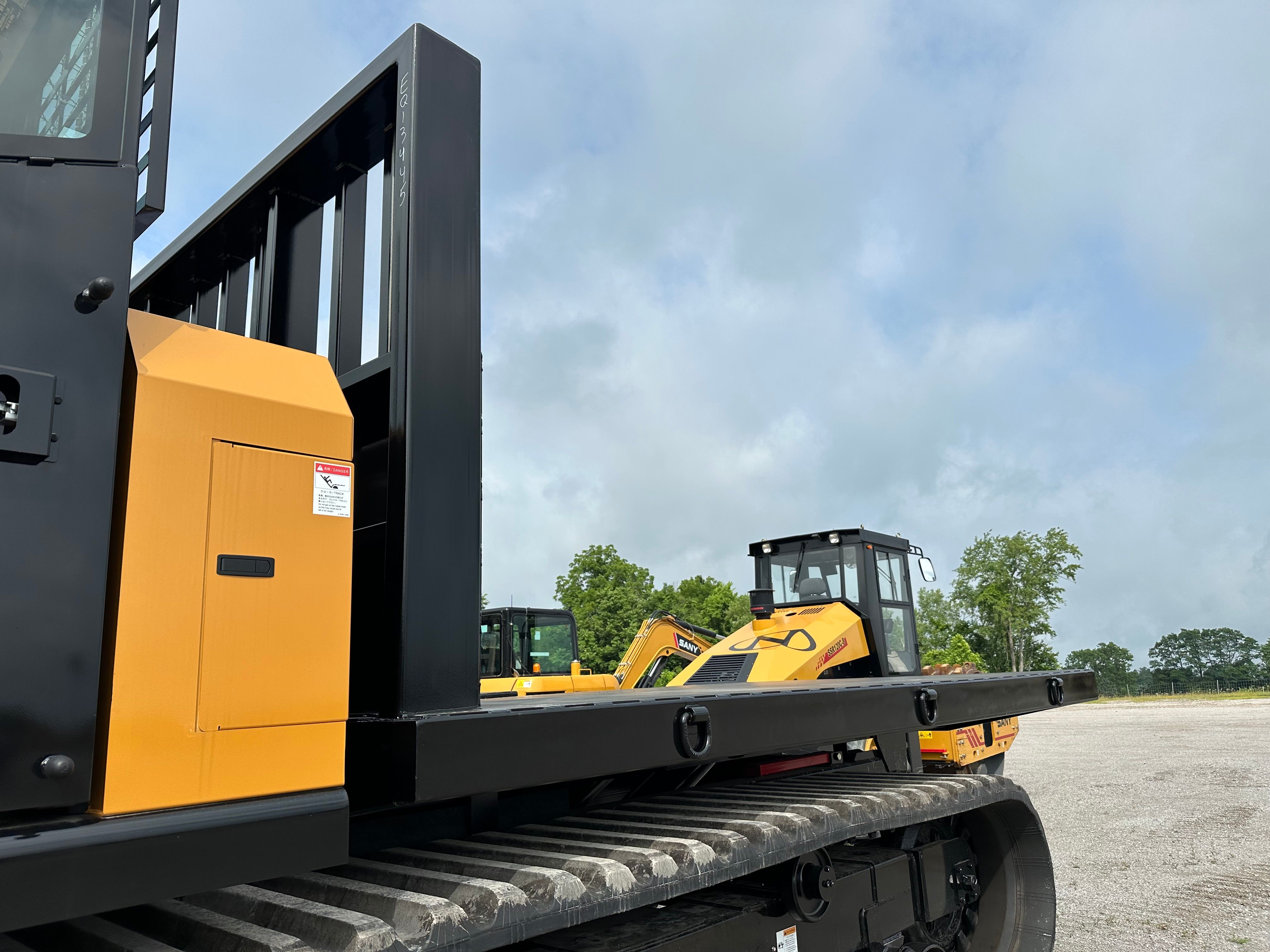 MOROOKA MST 110C CRAWLER CARRIER FLAT BED Photo 2 Thumbnail