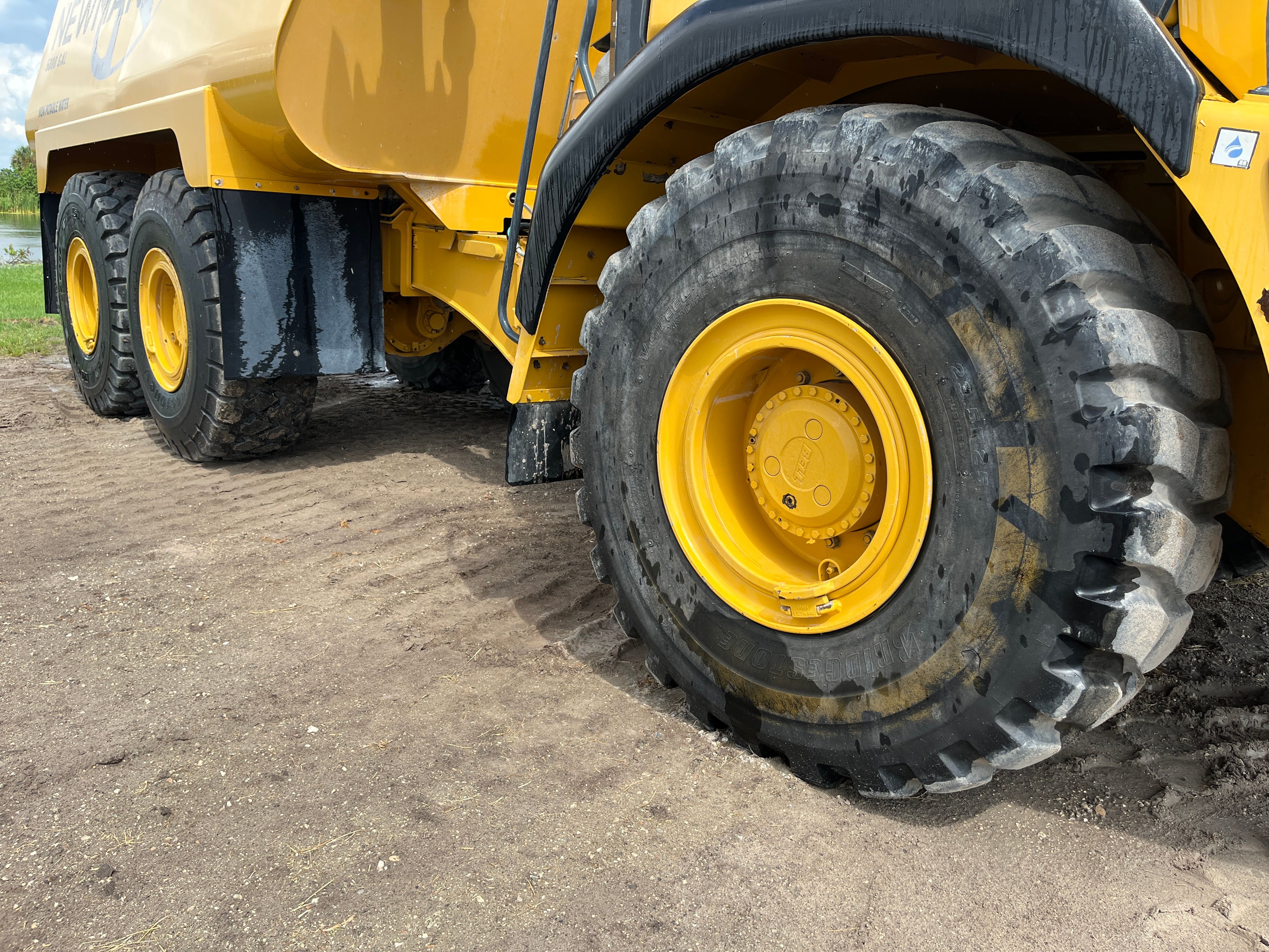 2016 BELL B25E Photo 15 Thumbnail