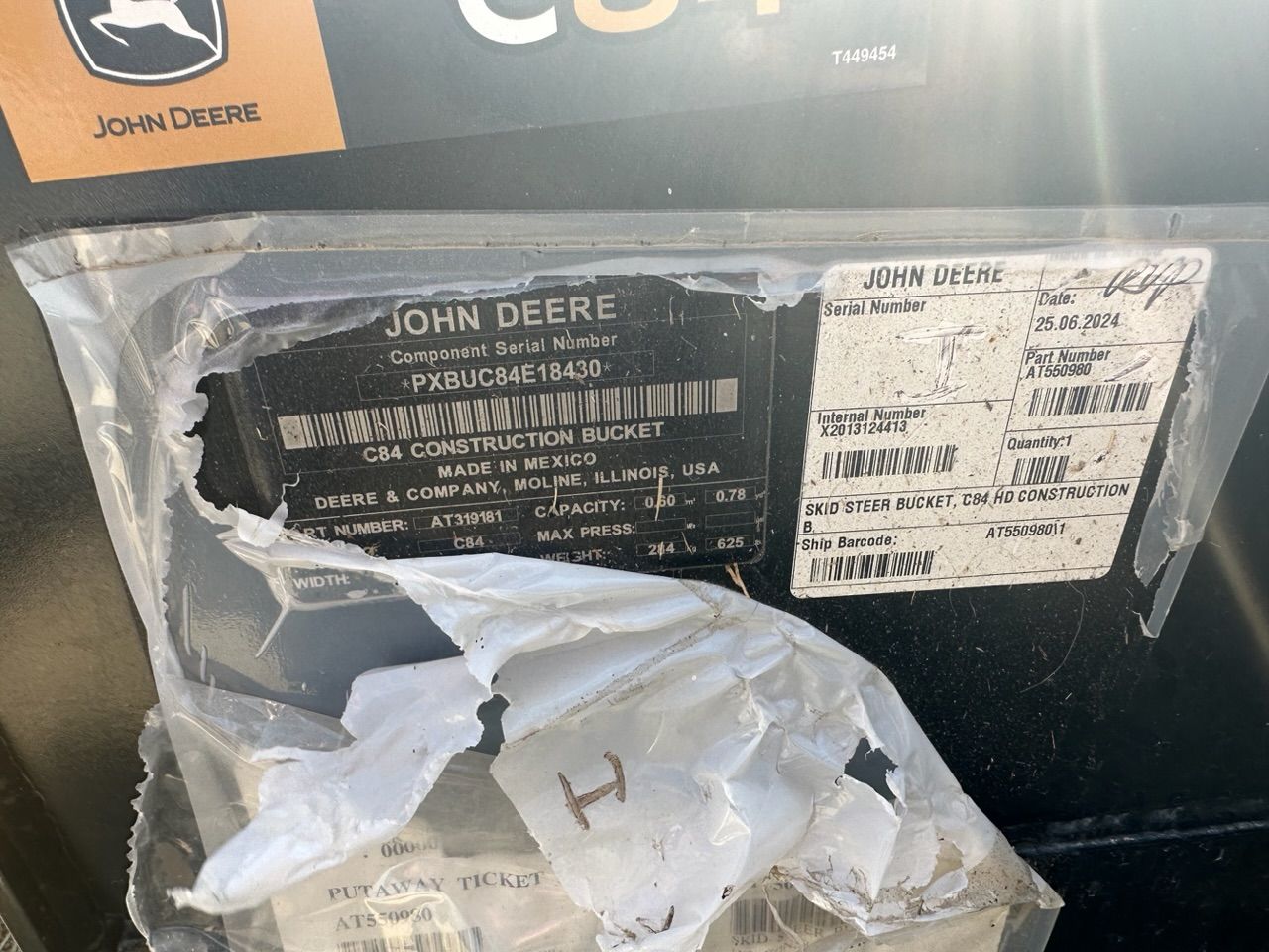 84" BUCKET FOR 333P Photo 5 Thumbnail