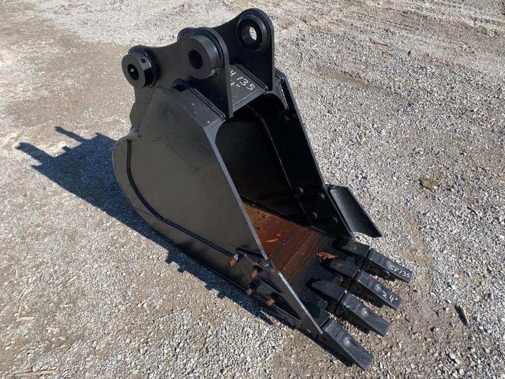 2019 24" BUCKET W/ SIDE CUTTERS FOR SY135C Newman Tractors Heavy