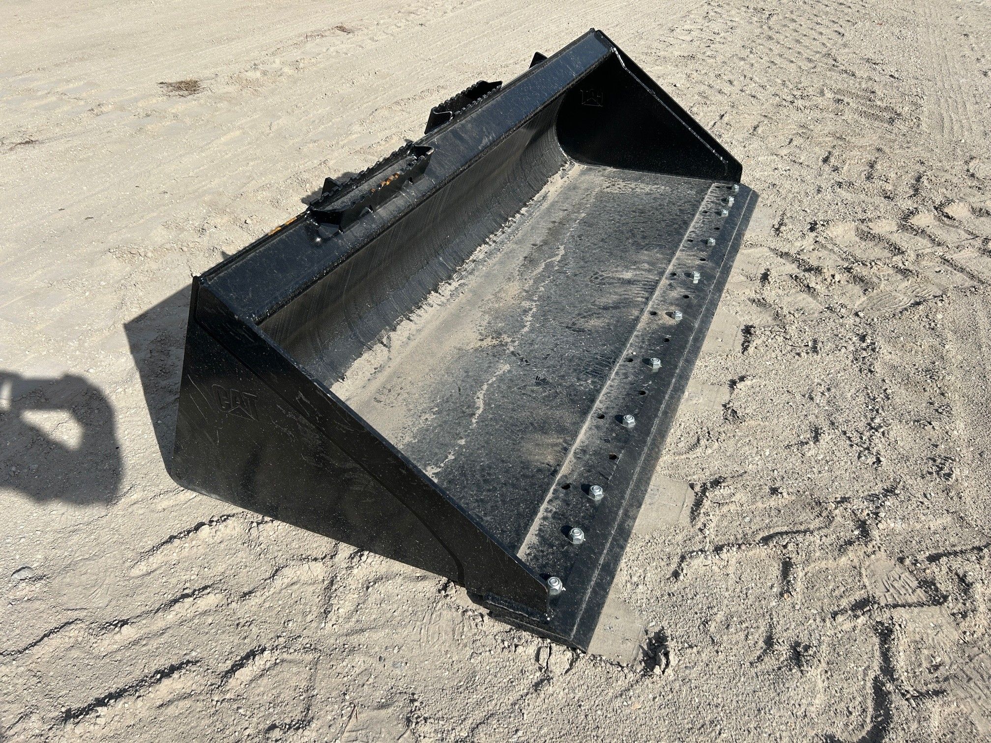CAT 299D3 80" Skid Steer Bucket Photo 4 Thumbnail