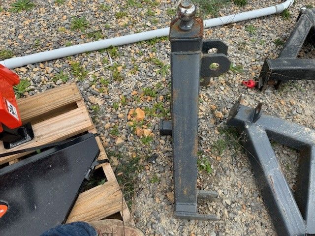 3 POINT HITCH FOR 6155S TRACTOR Photo 3 Thumbnail