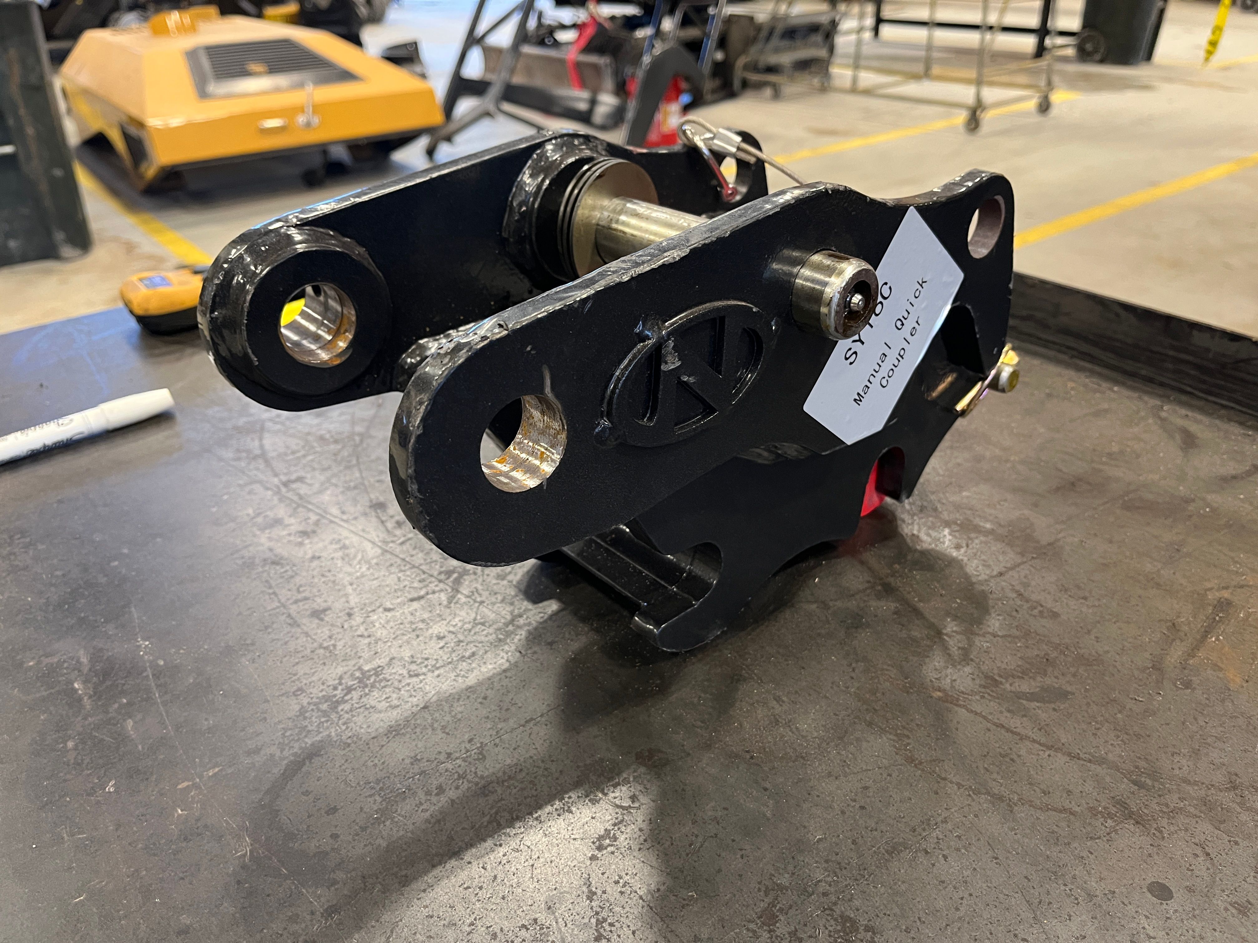 QCM MANUAL QUICK COUPLER FOR SY16C Photo 1 Thumbnail