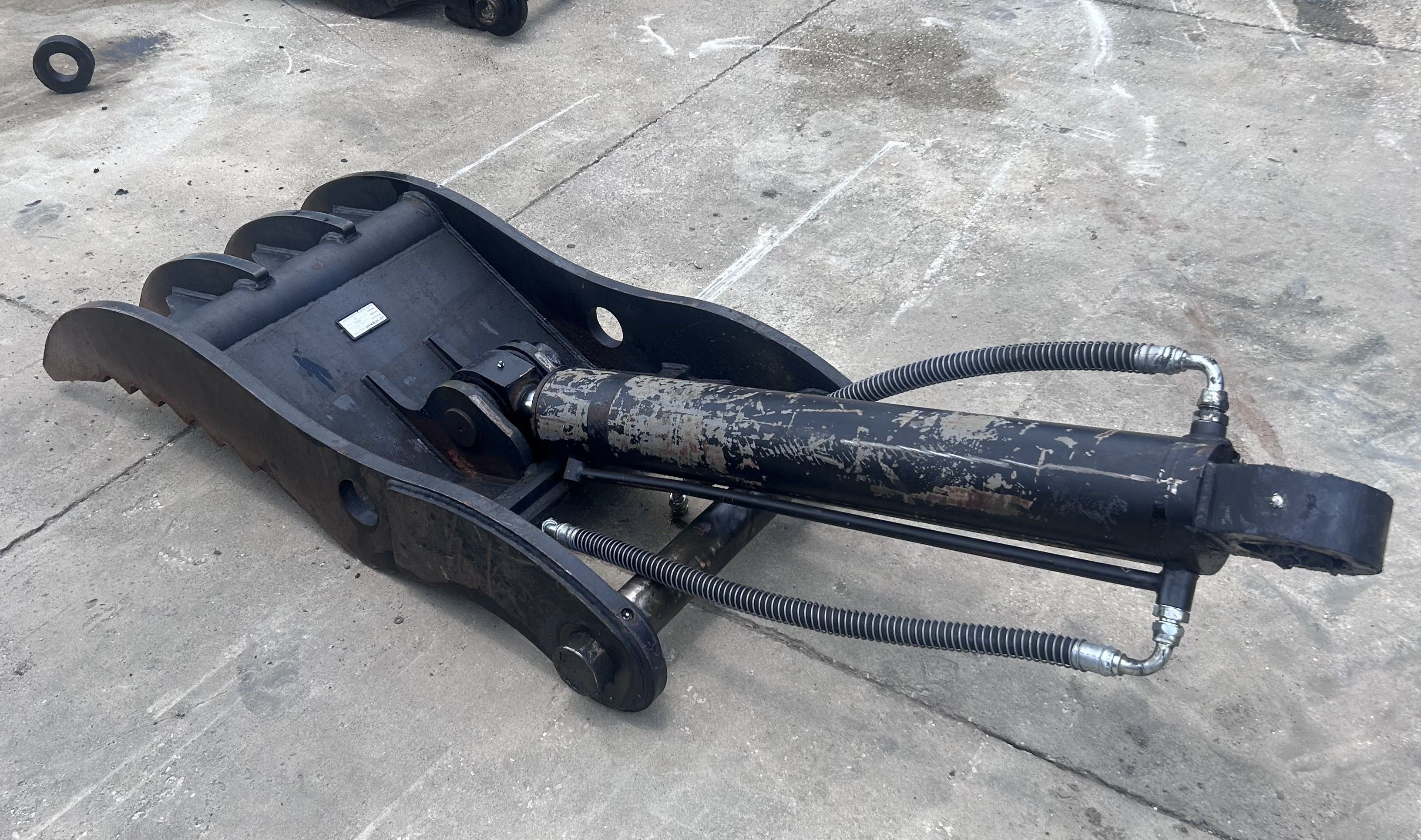 THUMB FOR SY265C (NO QUICK COUPLER) Photo 2 Thumbnail