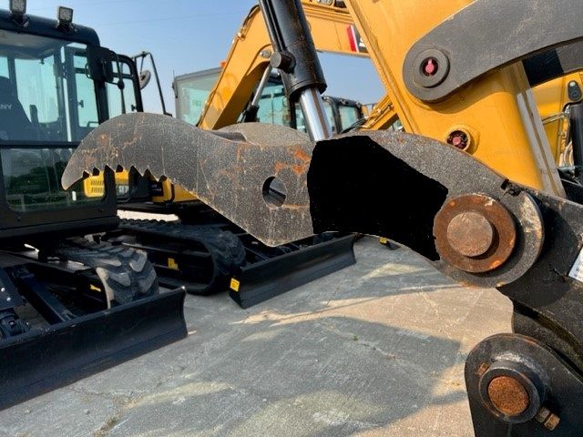 THUMB FOR SY80U (FOR USE W/ QUICK COUPLER) Photo 3 Thumbnail