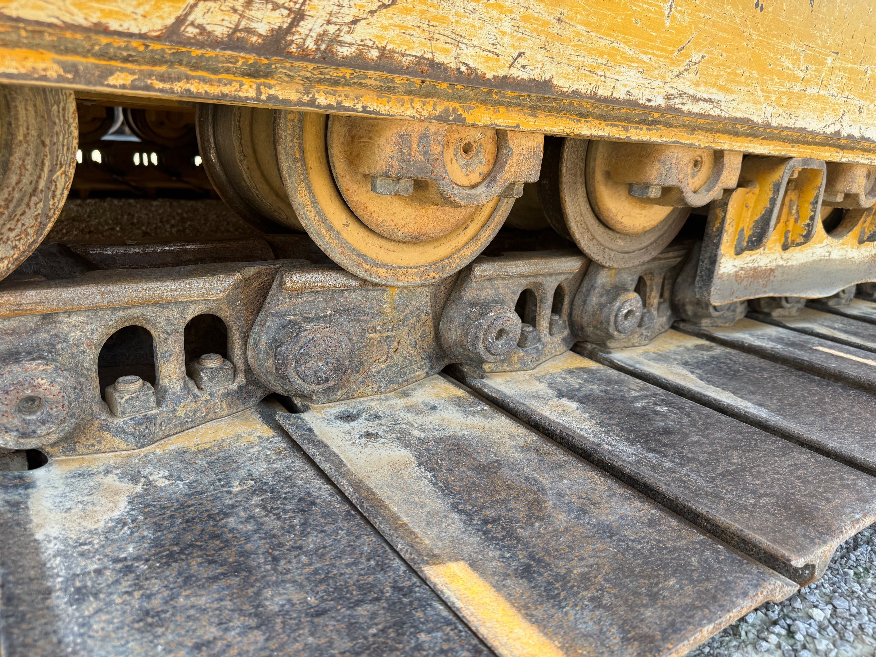 2022 JOHN DEERE 850L LGP Photo 6 Thumbnail