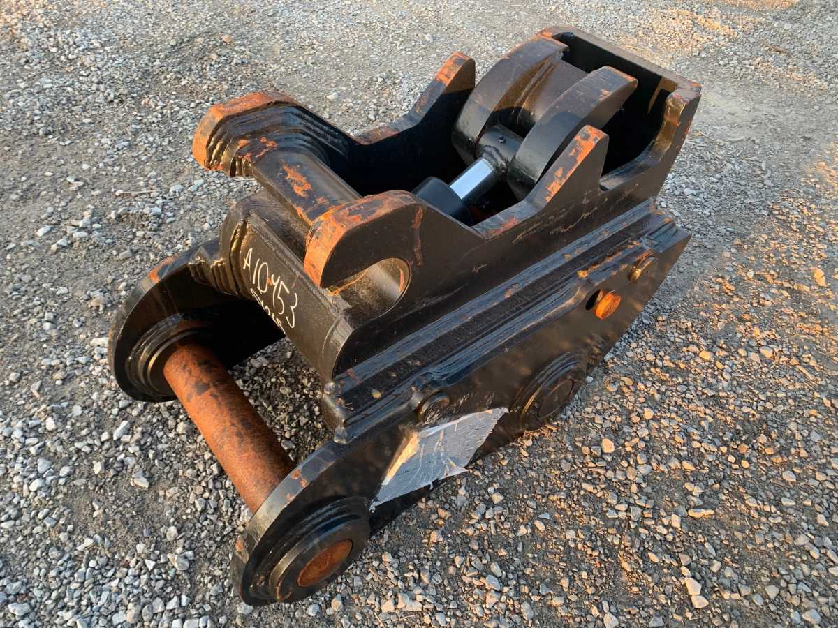 QUICK COUPLER, HYDRAULIC FOR SY265C Photo 1