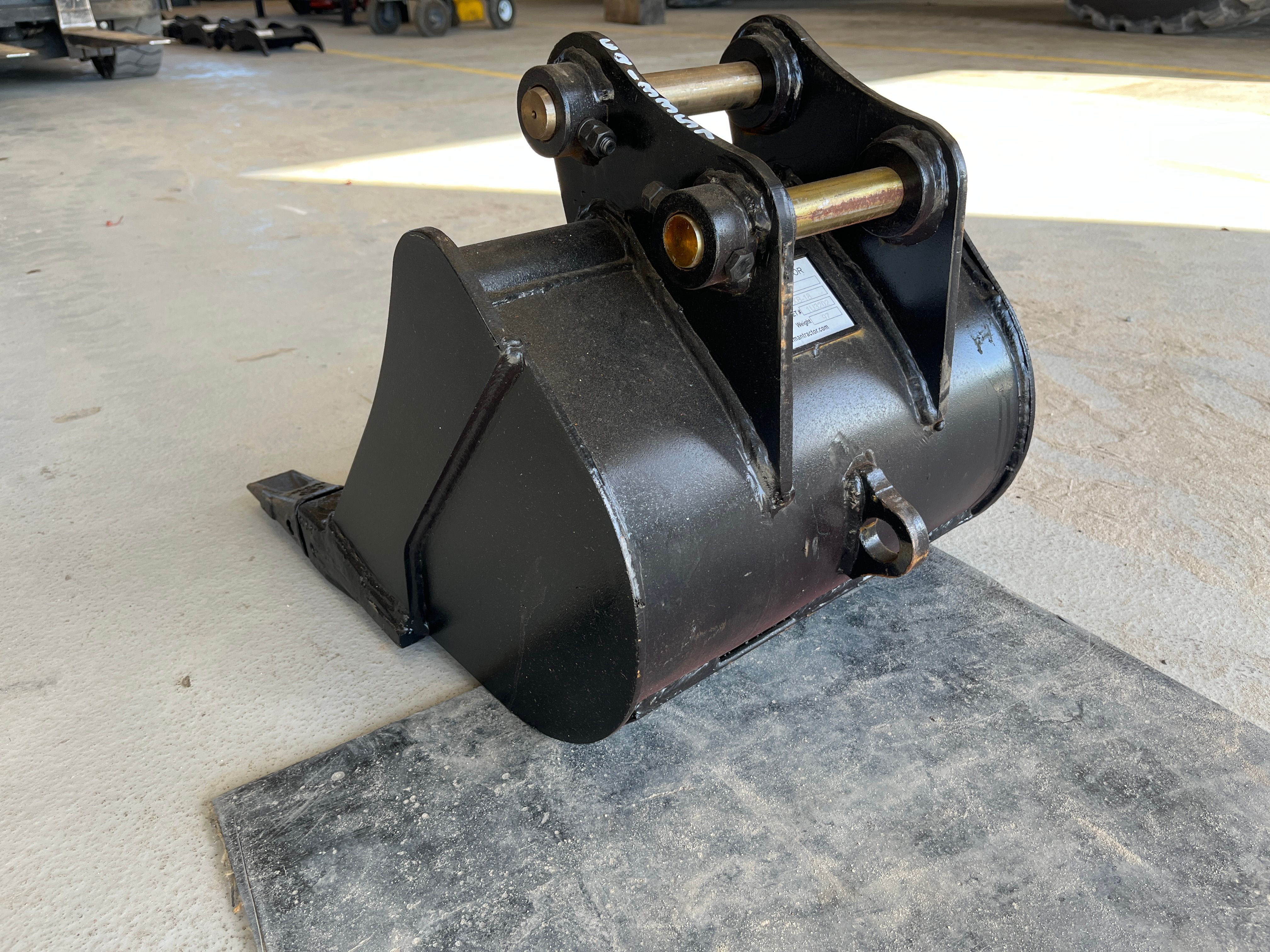 18" BUCKET FOR SY16C Photo 2 Thumbnail