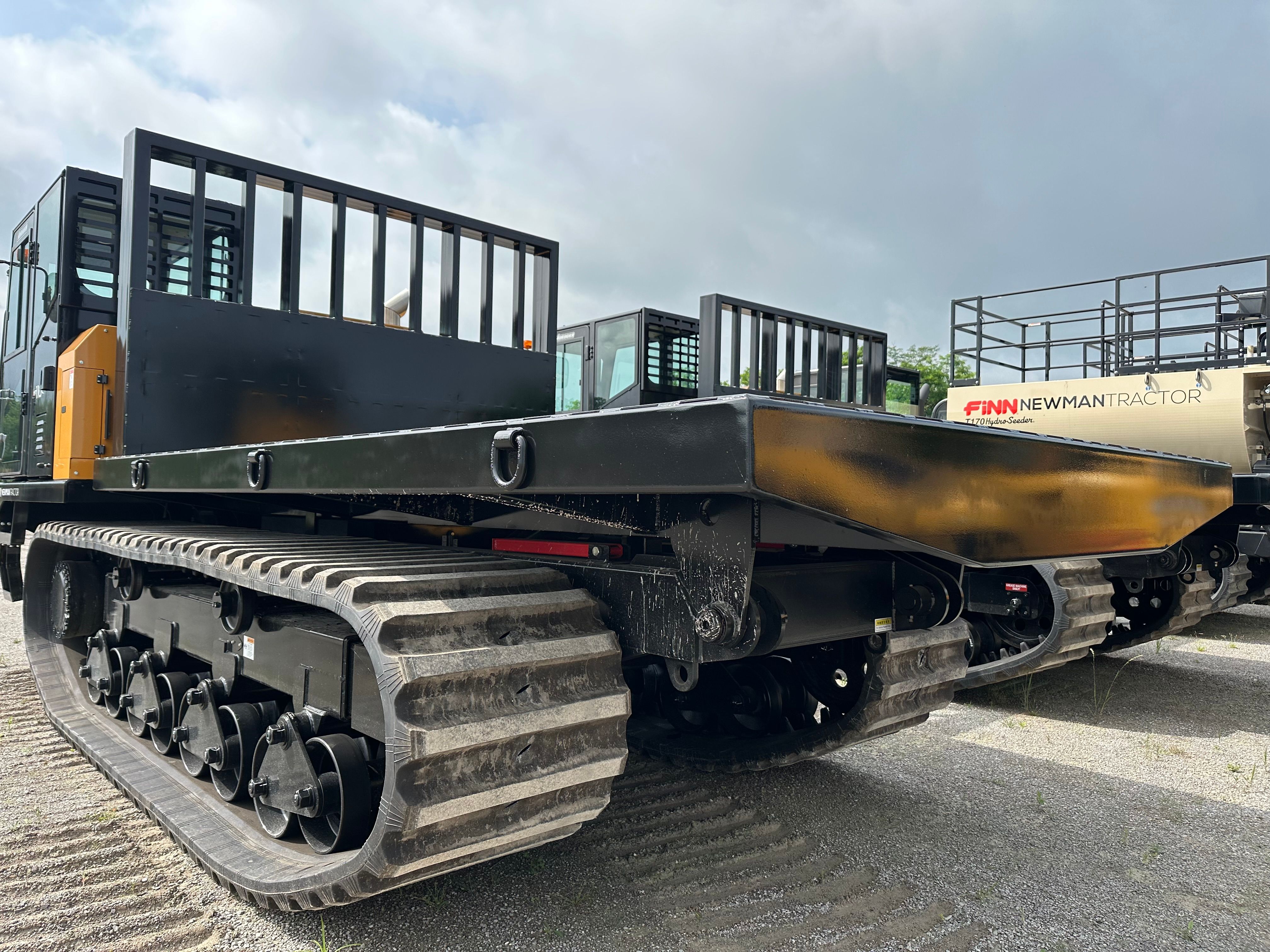 MOROOKA MST 110C CRAWLER CARRIER FLAT BED Photo 1 Thumbnail