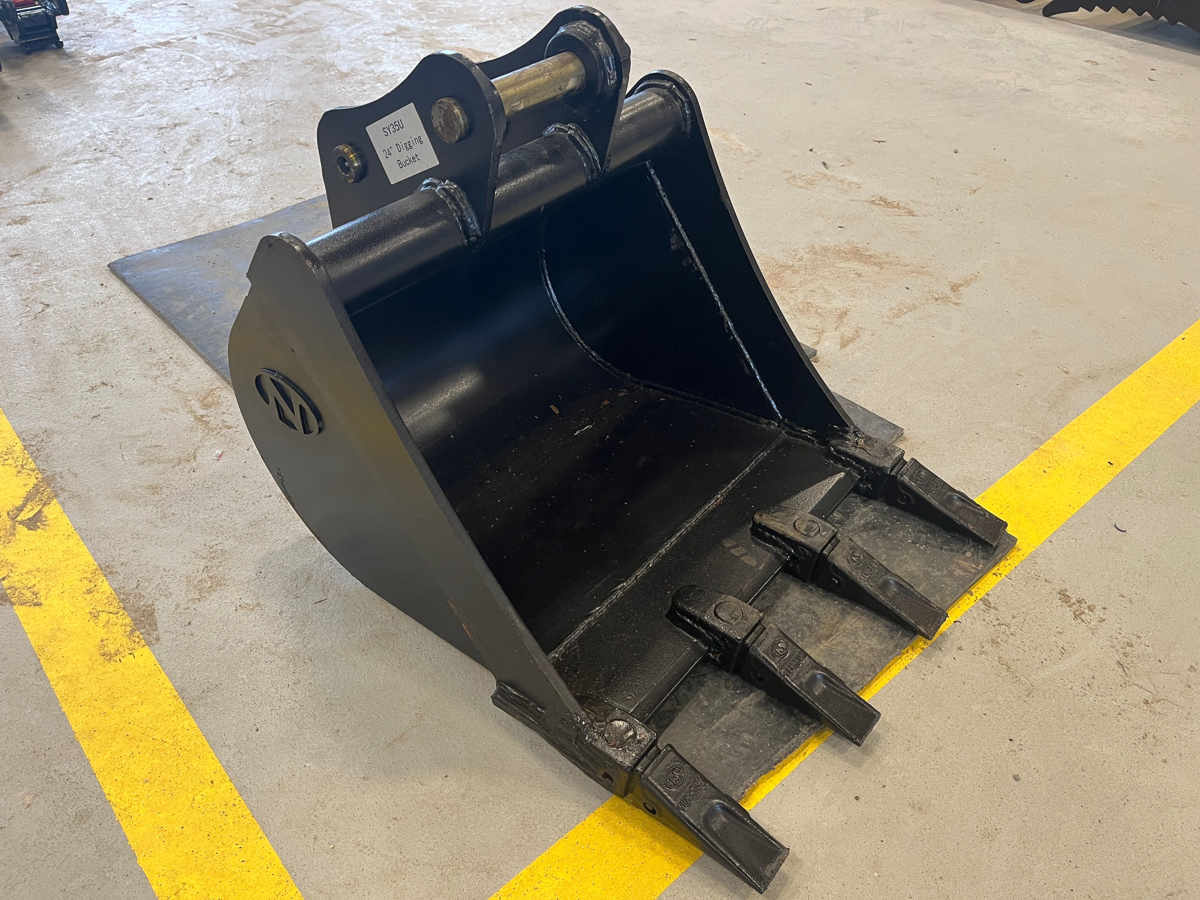 24" BUCKET FOR SY35U Photo 4 Thumbnail