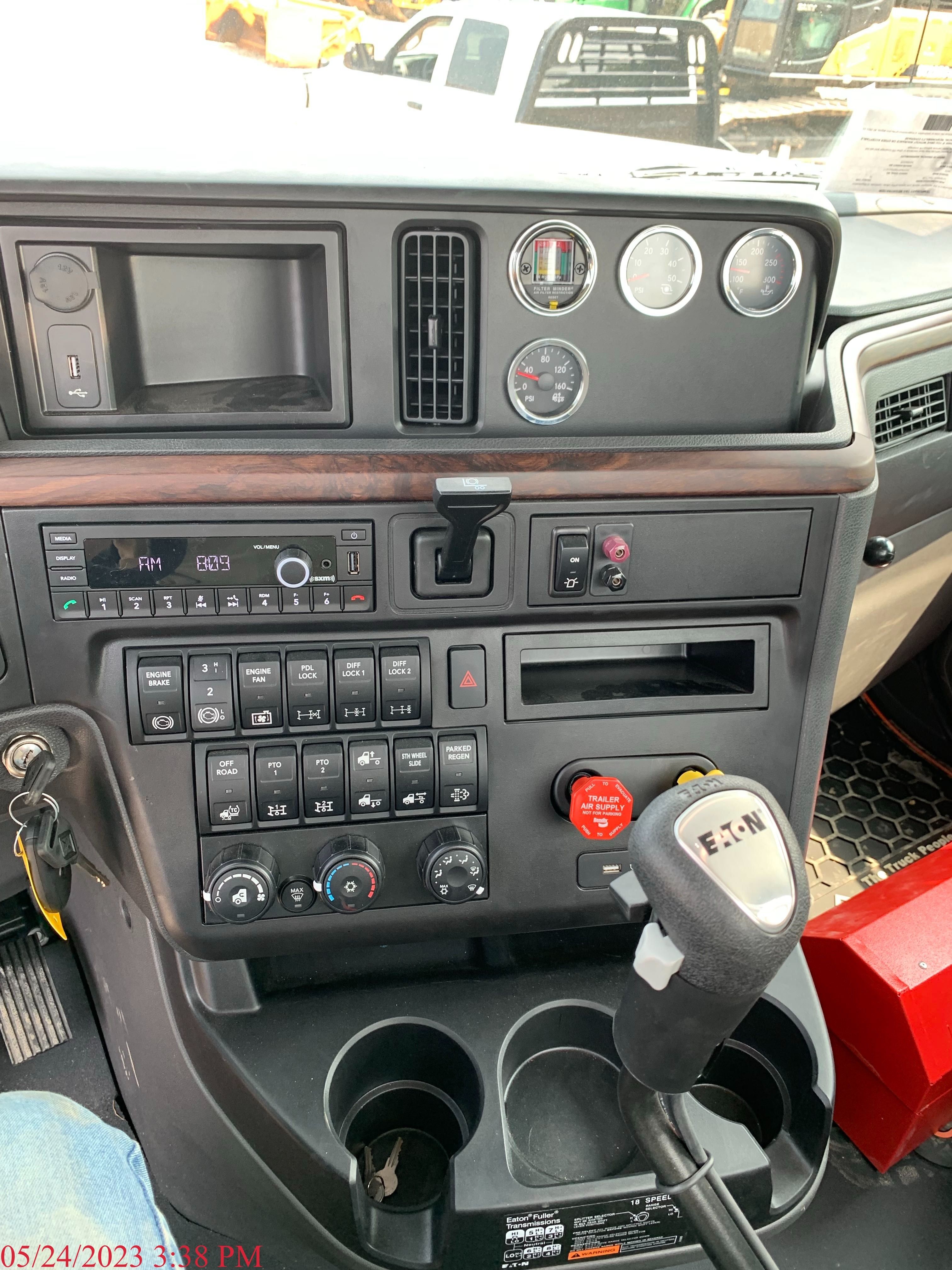 2024 INTERNATIONAL HX520 Photo 14 Thumbnail