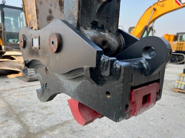 HYDRAULIC QUICK COUPLER FOR SY265C Photo 3 Thumbnail