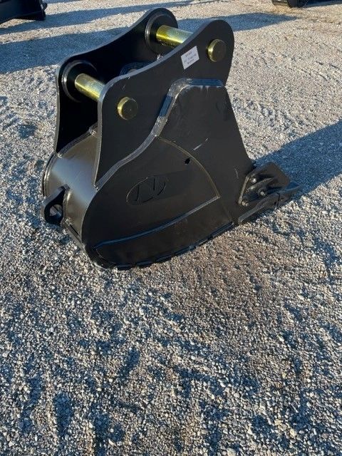 24" DIGGING BUCKET WITH 90MM PINS Photo 1 Thumbnail