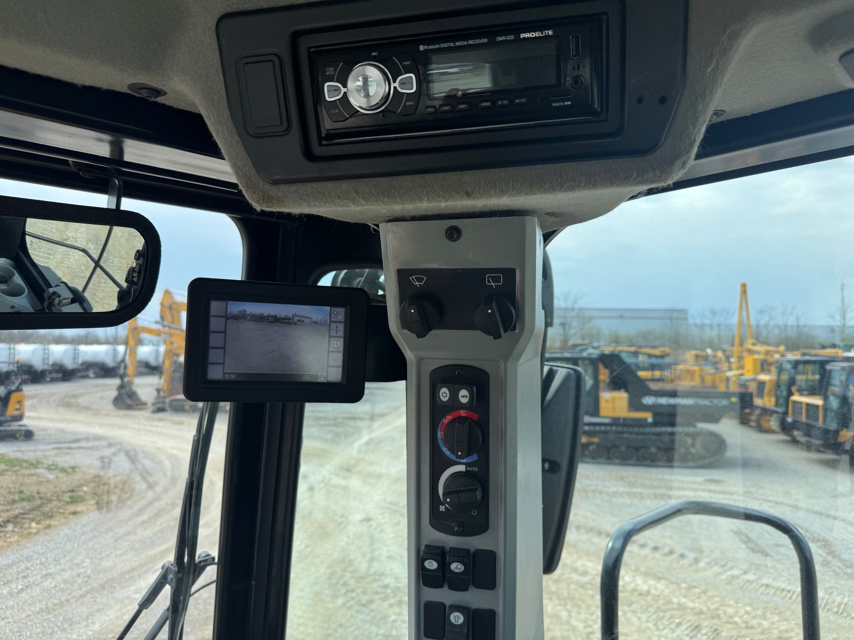 2019 CAT 815K Photo 12 Thumbnail