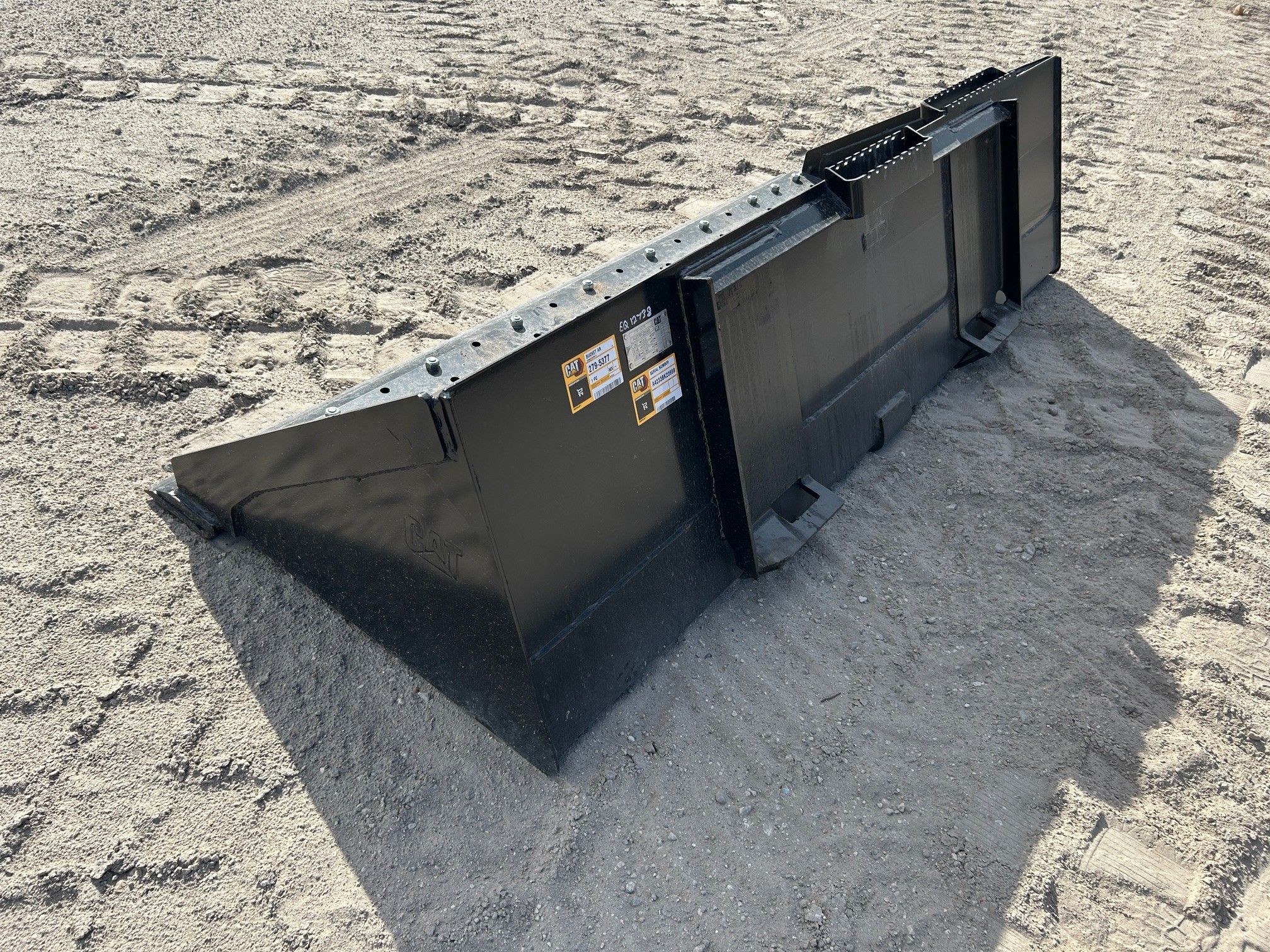 CAT 299D3 80" Skid Steer Bucket Photo 2 Thumbnail