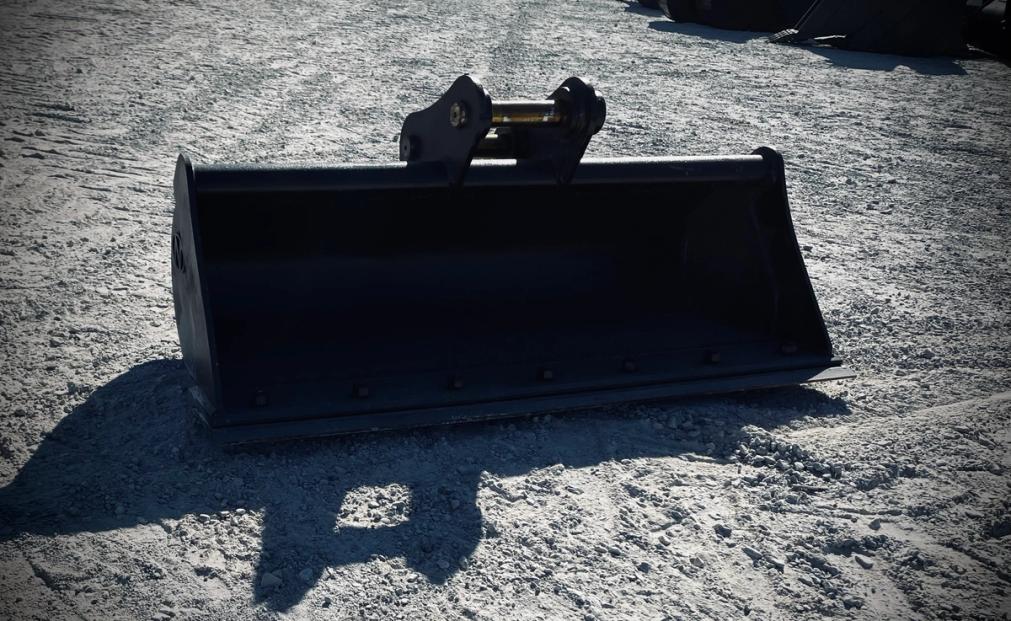 42" EXCAVATOR DITCH CLEANING BUCKET 40MM PIN Newman Tractor