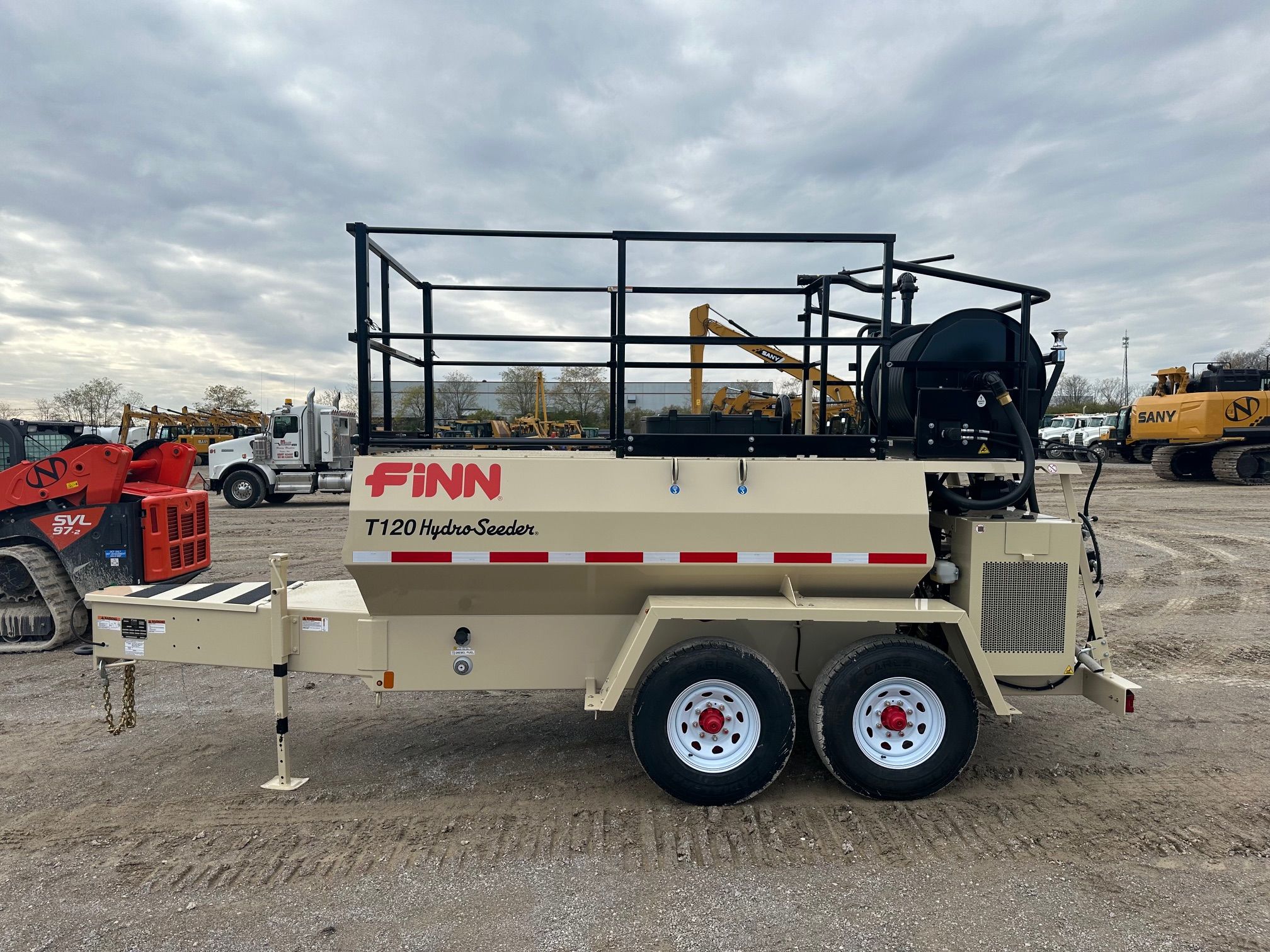 FINN T120T TRAILER MOUNTED HYDRO SEEDER Photo 2 Thumbnail