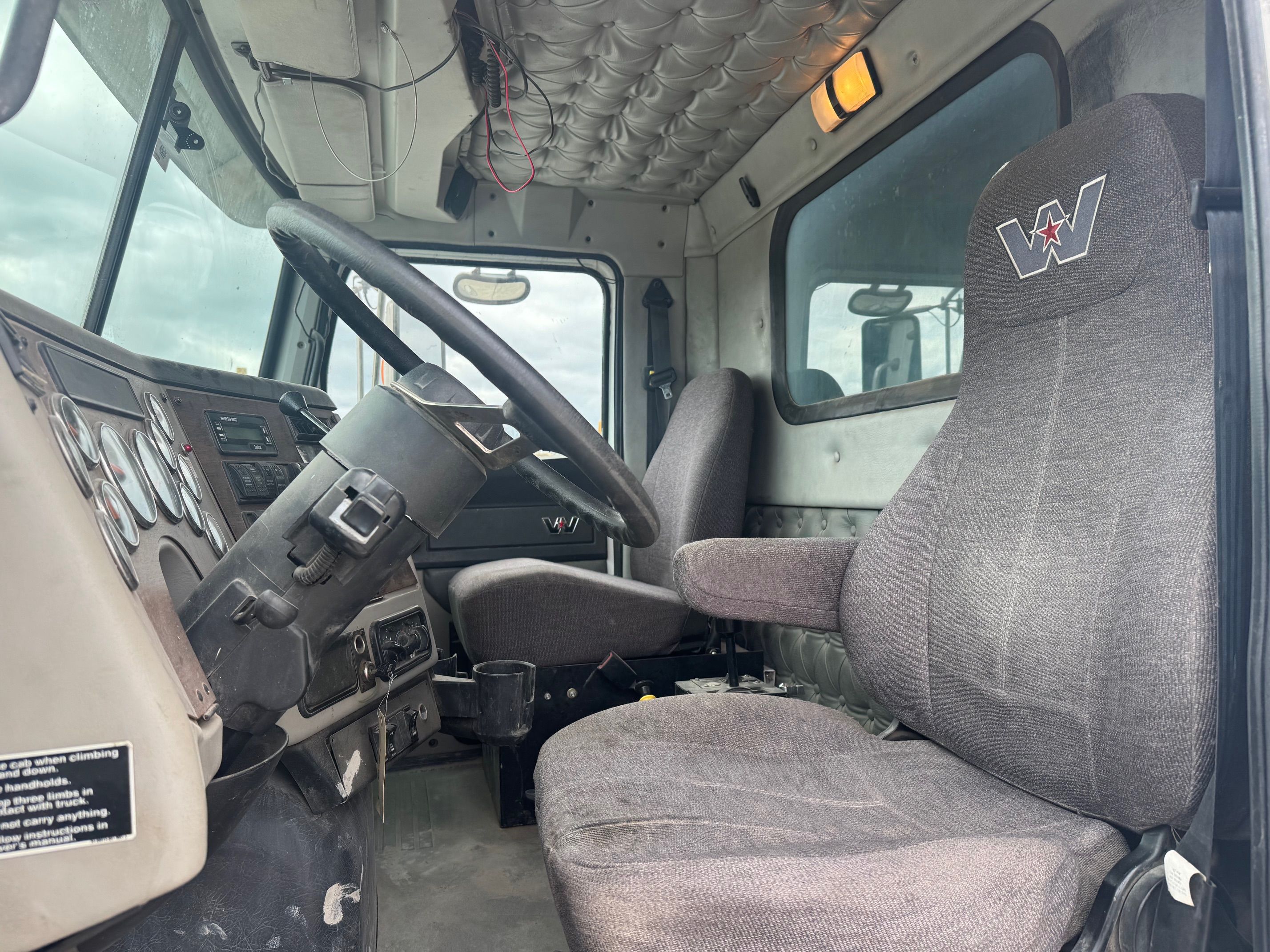 2016 WESTERN STAR 4700SF Photo 5 Thumbnail