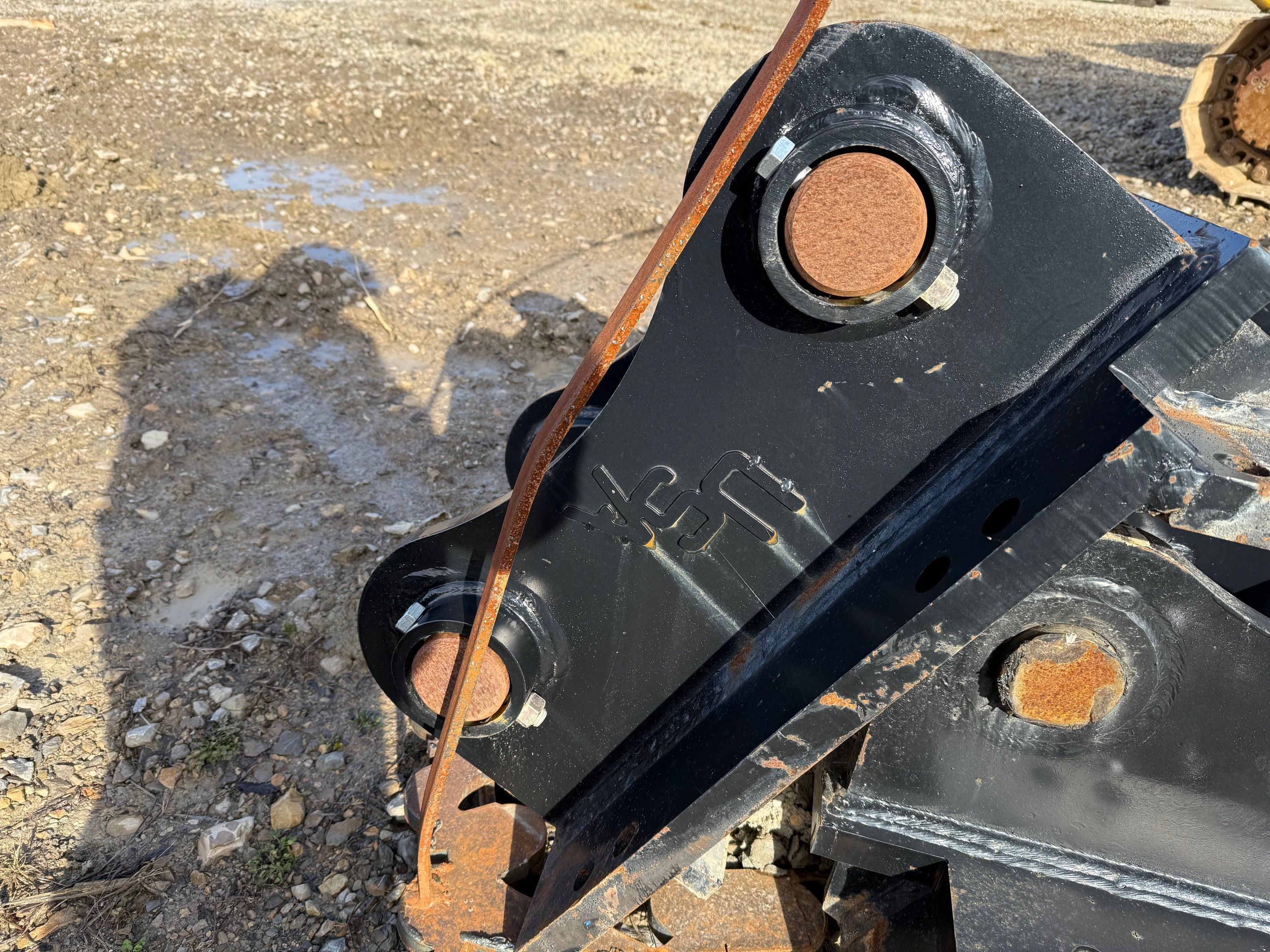 ALLU PADDING BUCKET MOUNT BRACKET FOR SY265C Photo 4 Thumbnail