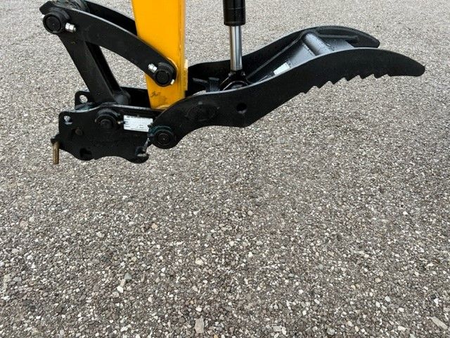 THUMB FOR SY35U (FOR USE W/ QUICK COUPLER) Photo 4 Thumbnail