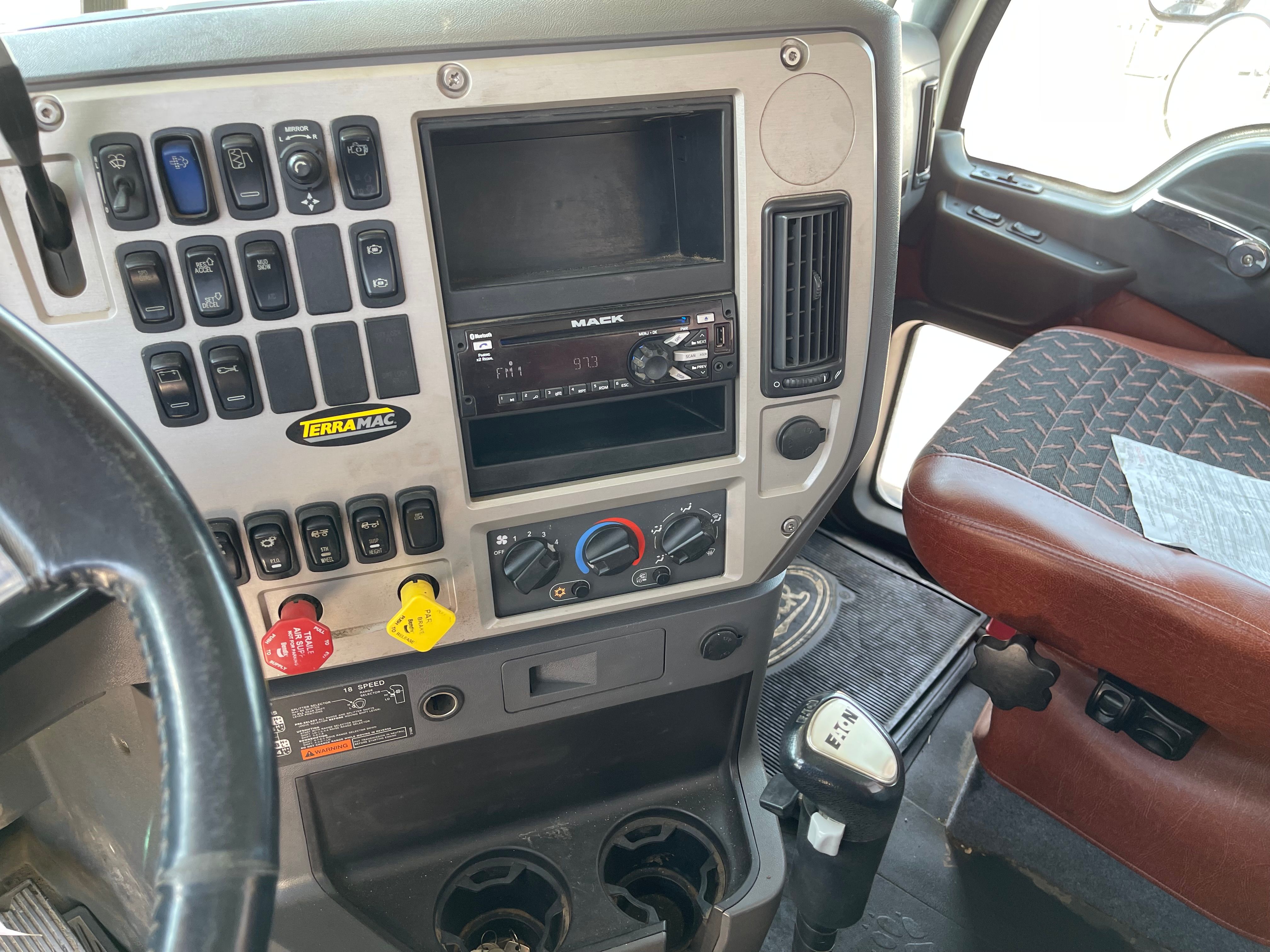 2016 MACK CHU613 Photo 7 Thumbnail